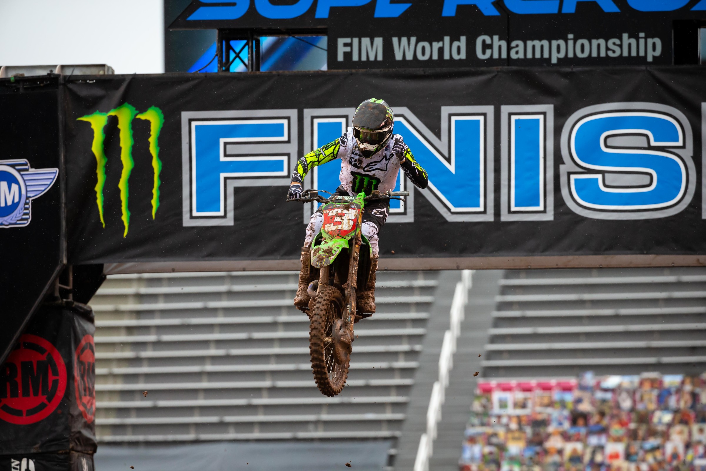 Tomac took his 34th career 450SX main event win, tying him for sixth all-time with Ryan Dungey.