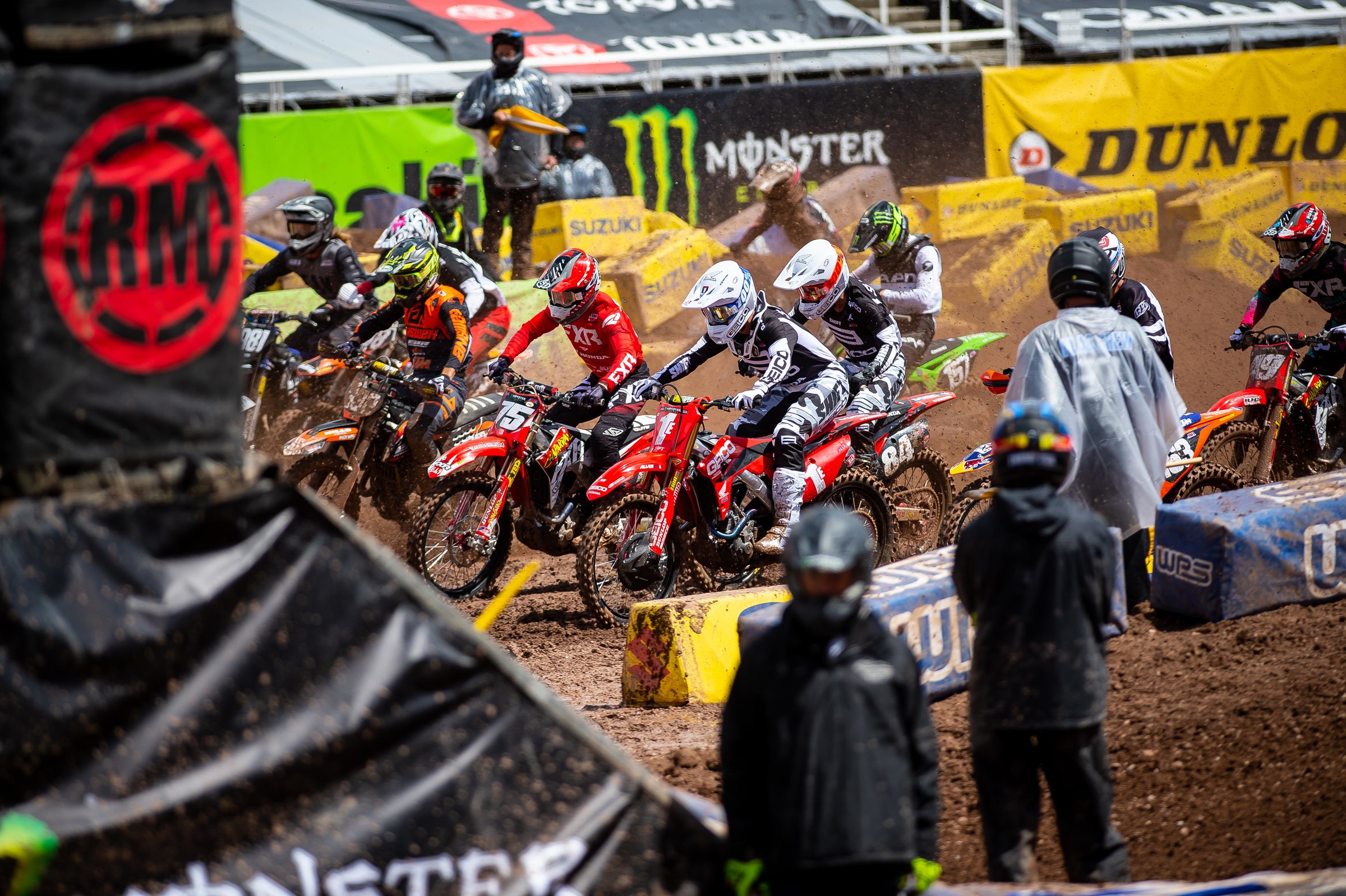 The 250SX class coming into the first turn.