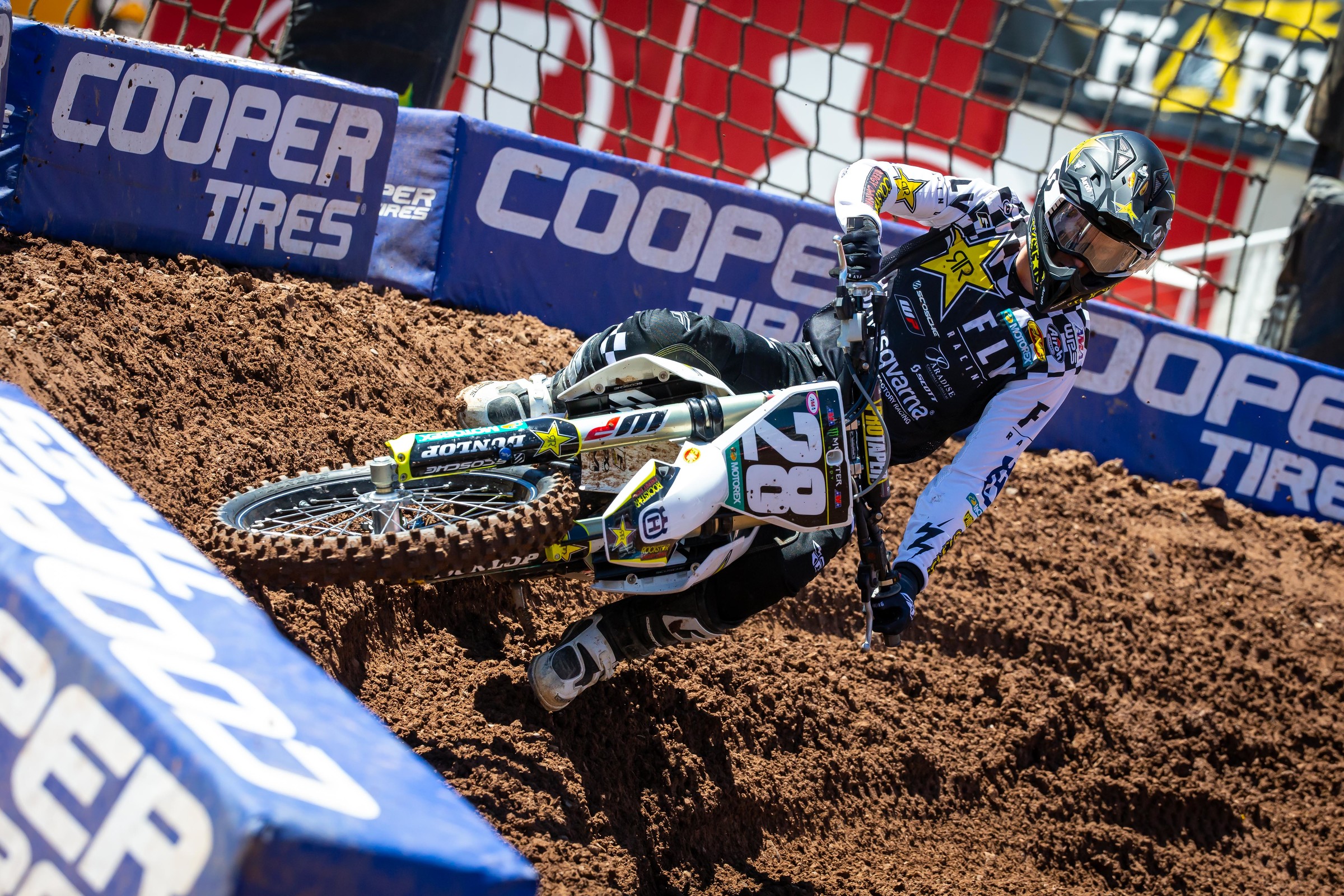 Michael Mosiman was in some battles all day, including a block pass than ended up taking both he and McAdoo down in the heat. He then got the better of Alex Martin in the main.