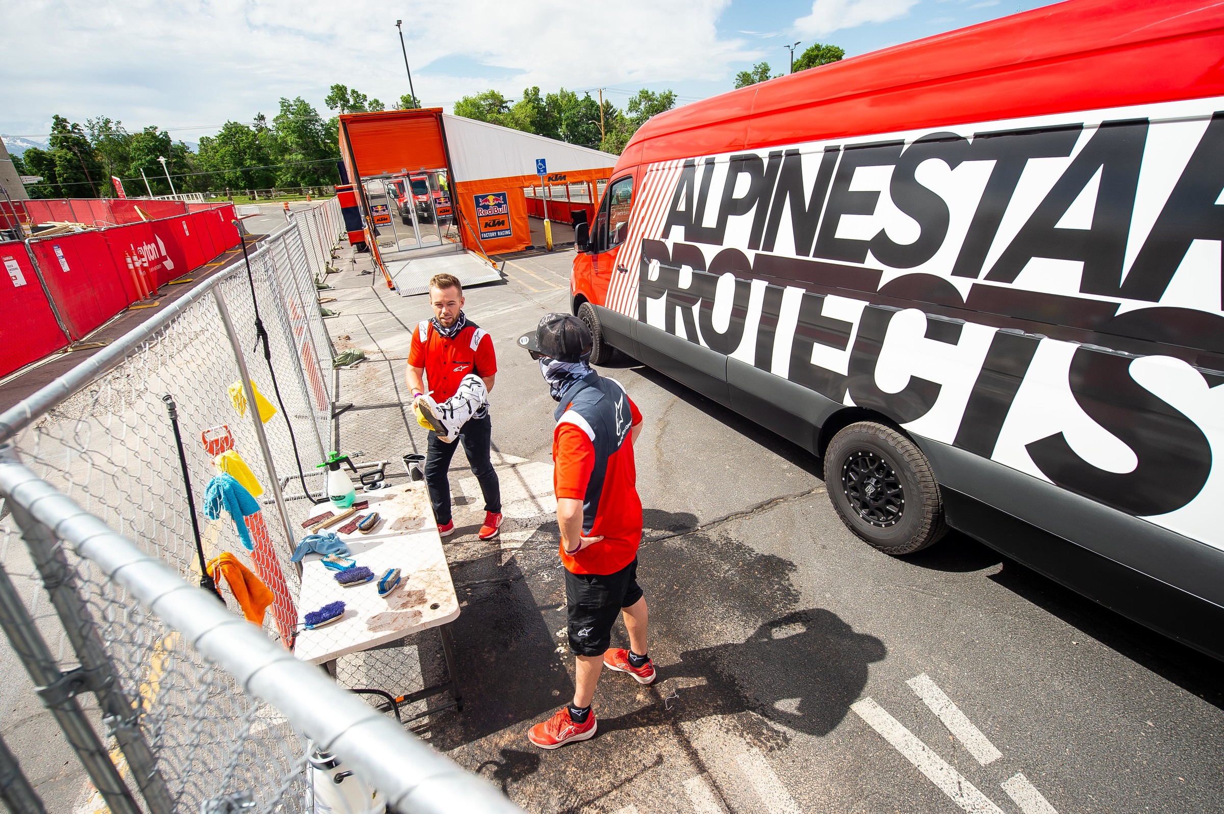 The Alpinestars Boot-Sanitizing Unit was busiest on Wednesdays. 