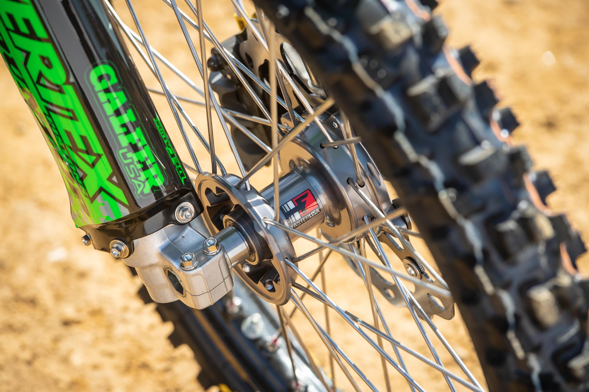 2005_Kawasaki_KX250-May20-Cudby-015