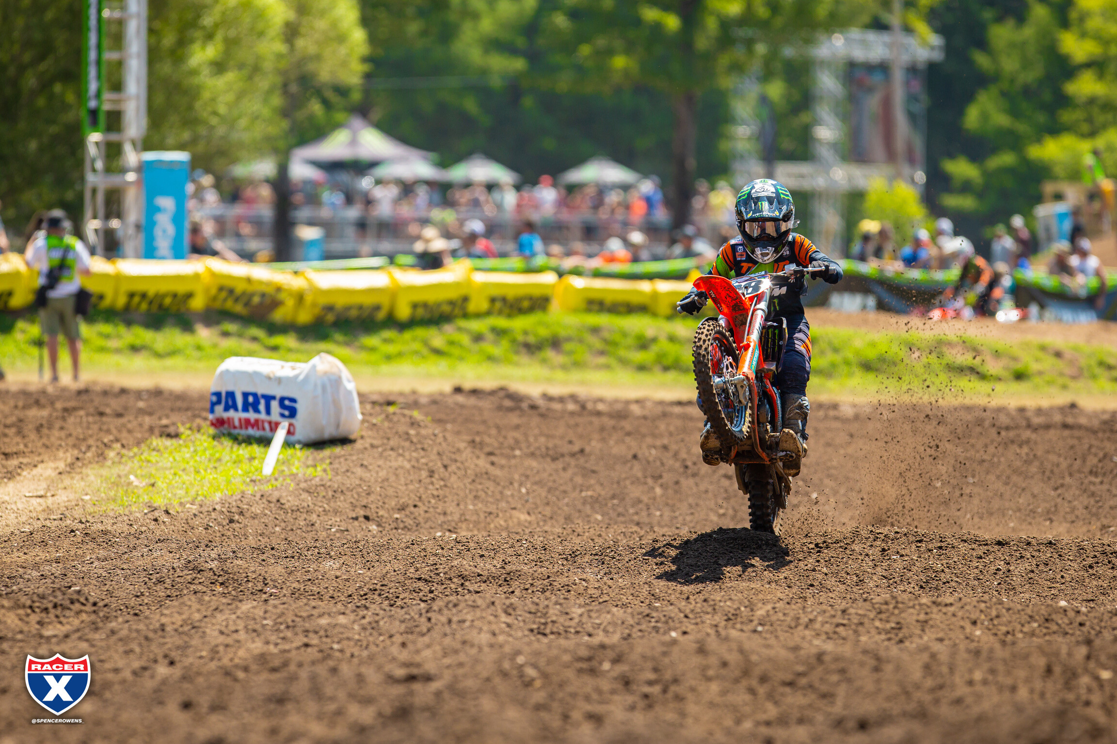 7A99815E-D6E1-44D2-B53D-8CD7013E9977