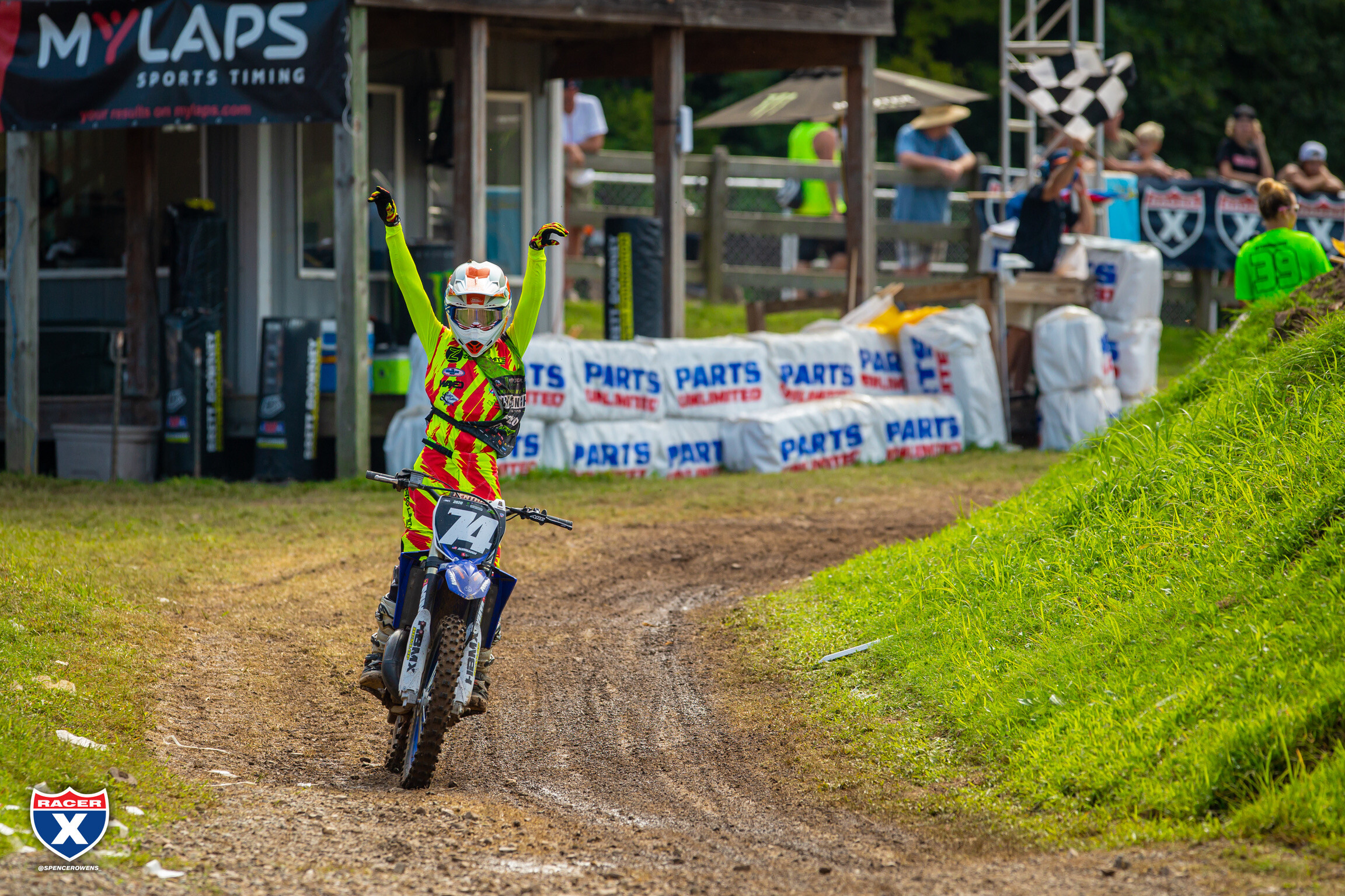 C384F907-ABDB-451E-9AD6-053C7962BE98