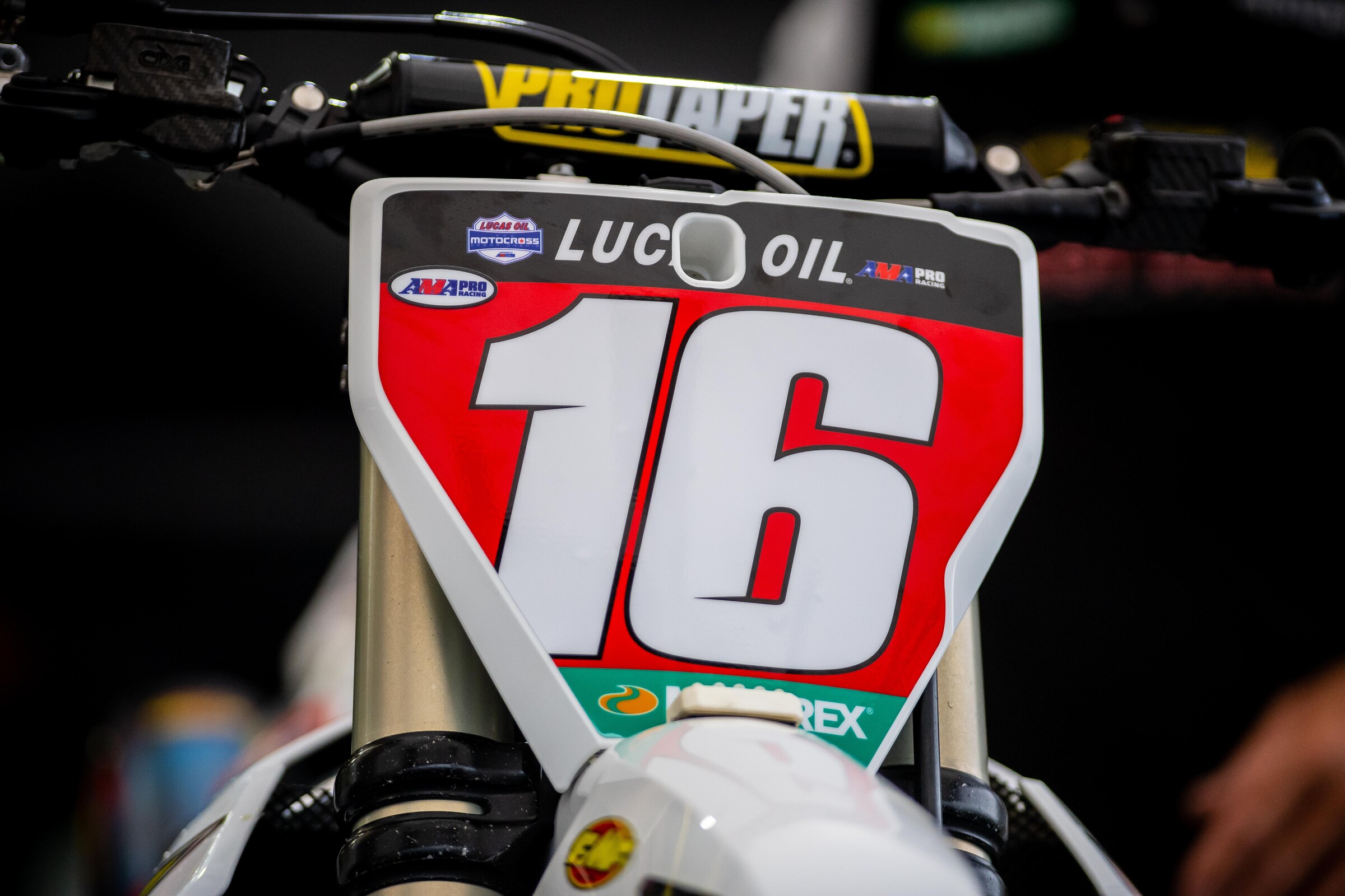 Zach Osborne carries the red backgrounds on his bike for the first time in his 450 class career.