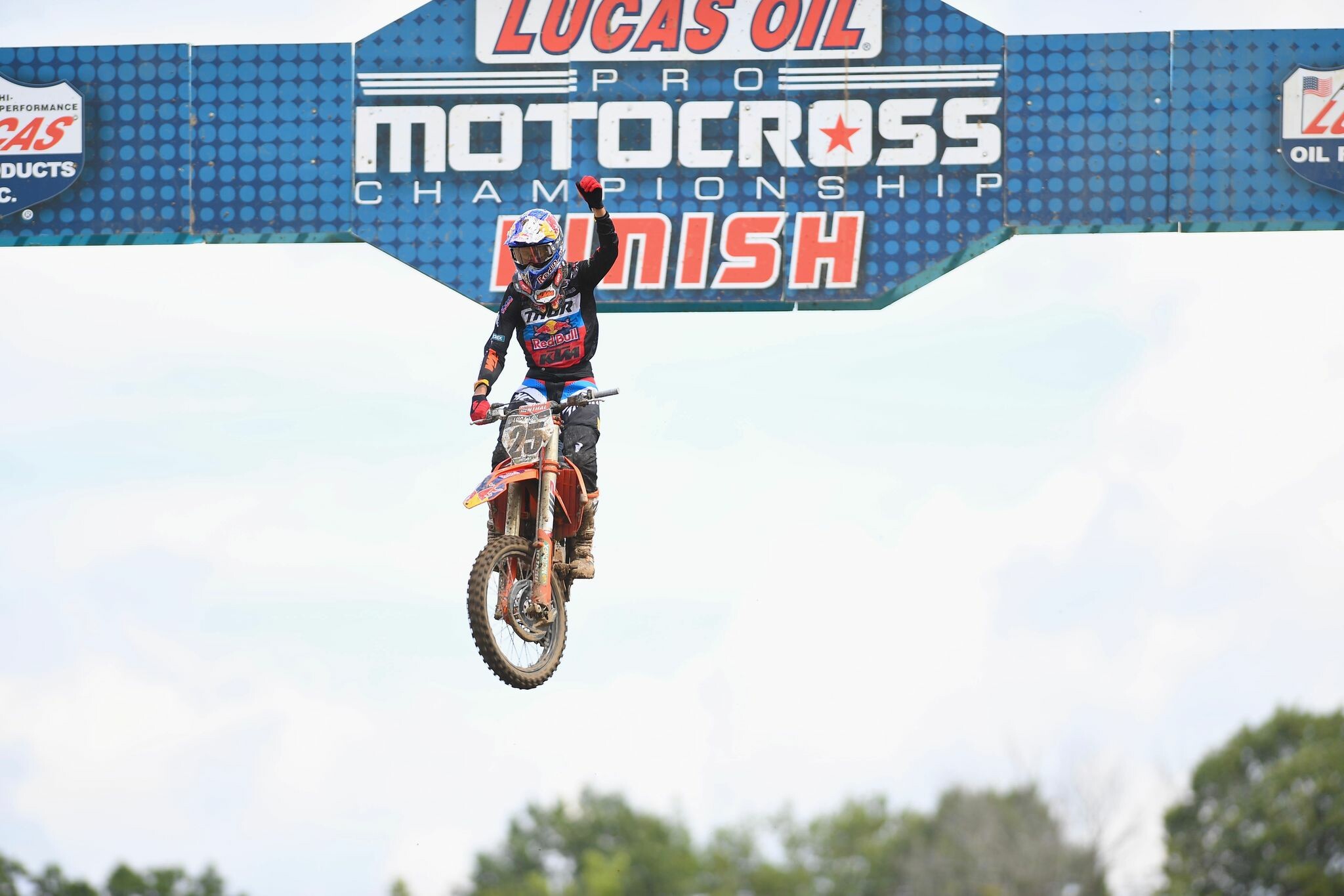 Marvin Musquin takes the 450 Moto 1 win at Ironman.