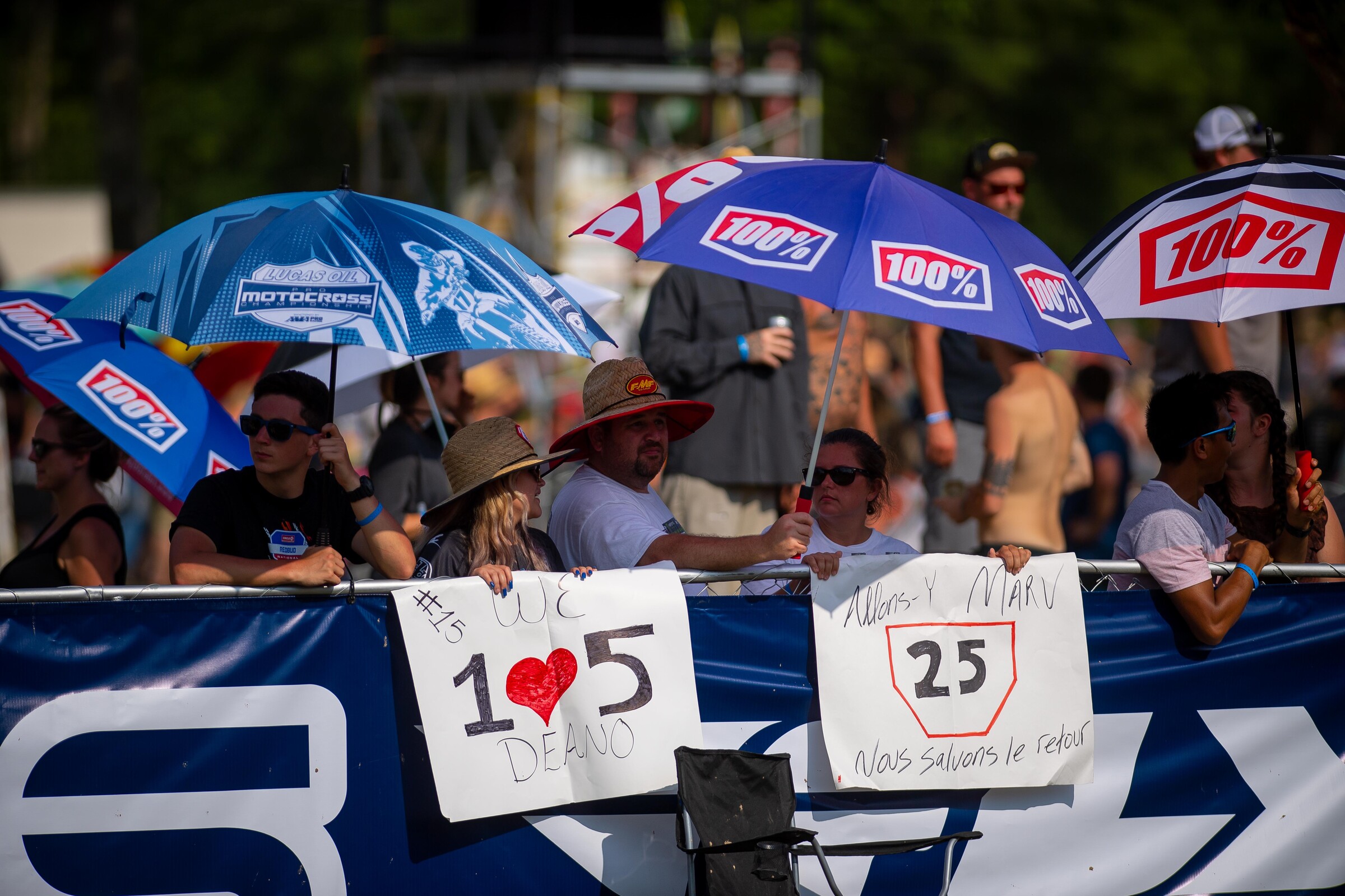 Homemade fan signs were a rage at the Ranch.