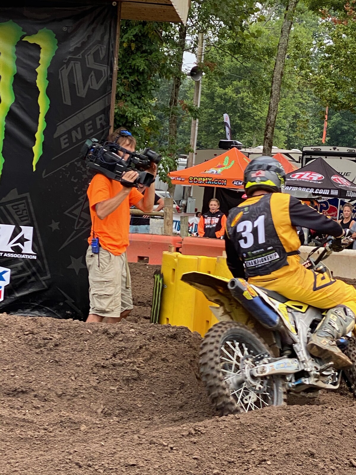 Jeremy on the camera, Barry Carsten on the track. 