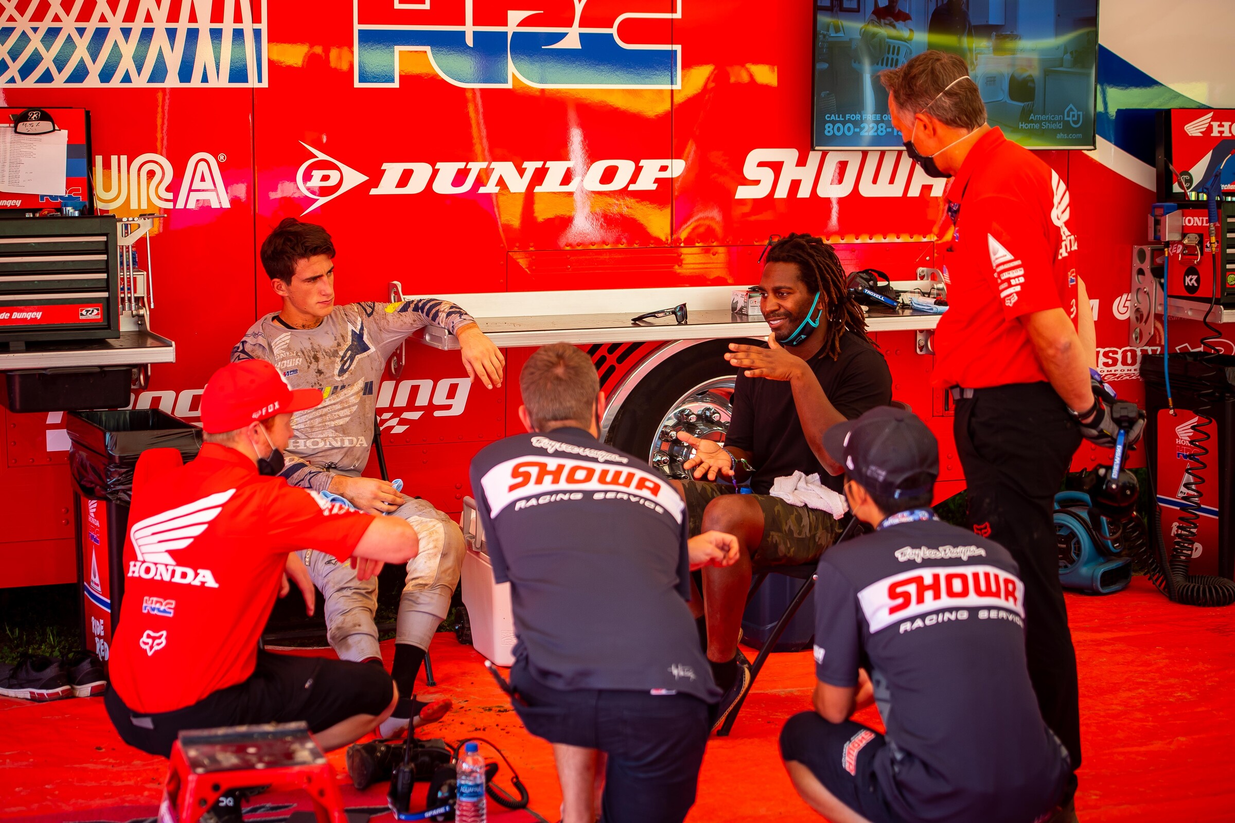Sexton and Stew chat with Trey Canard and the Honda HRC squad.