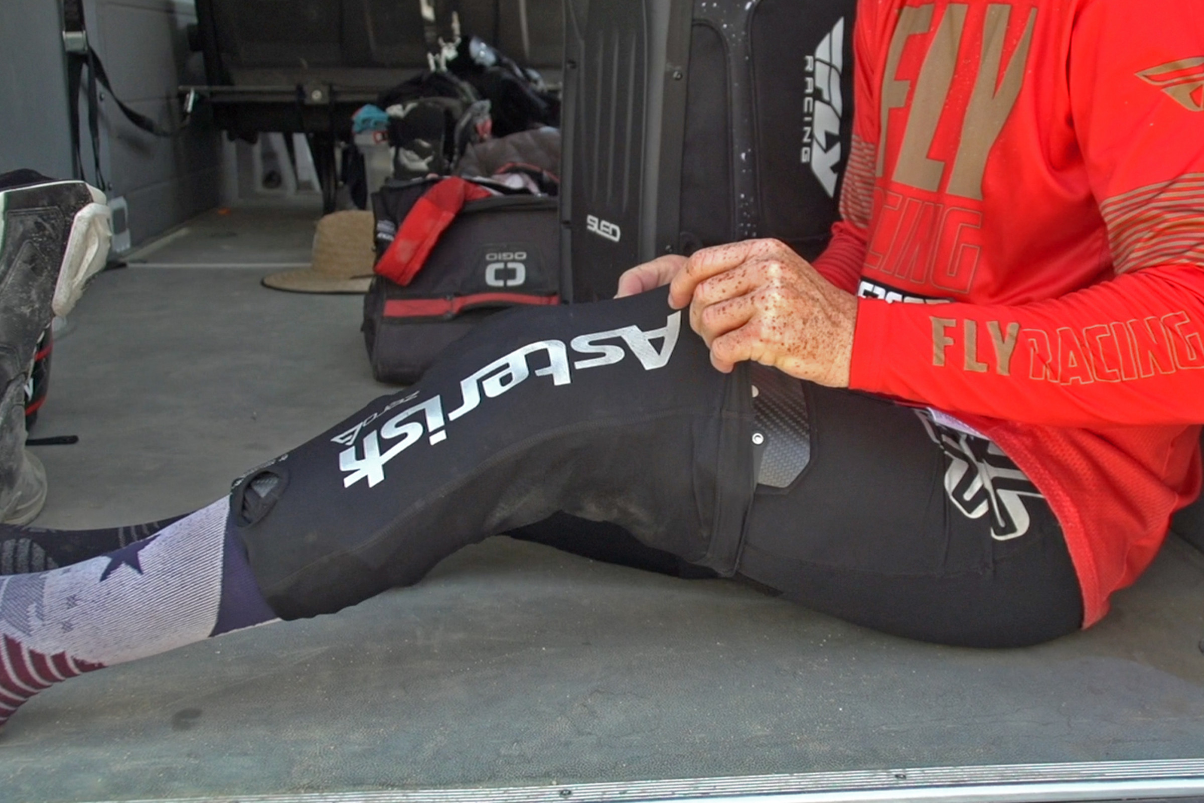 Racer X Garage: Asterisk Zero G Knee Brace Pant