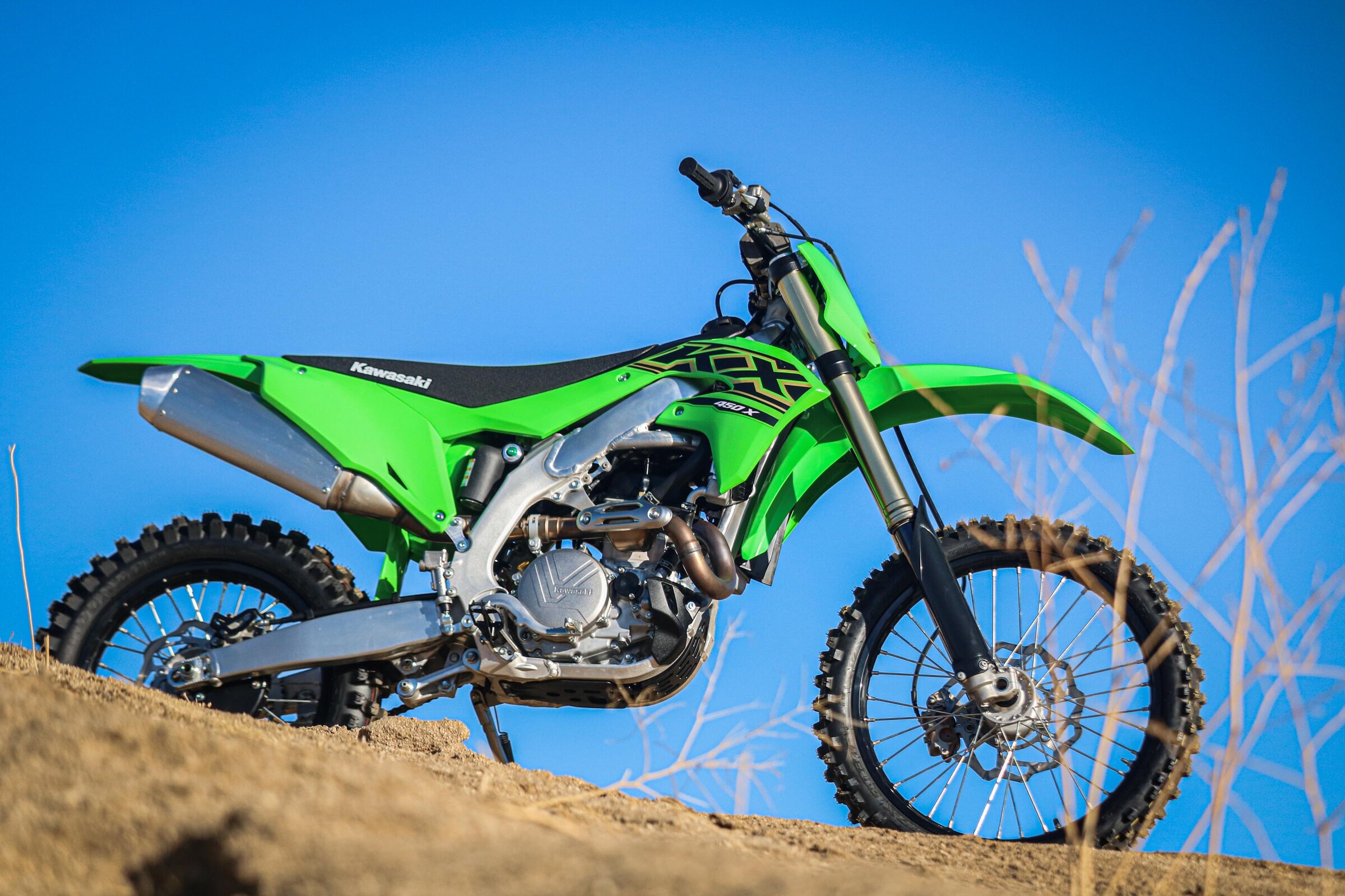 New 2021 Kawasaki KX250X & KX450X Bike Intro - Racer X