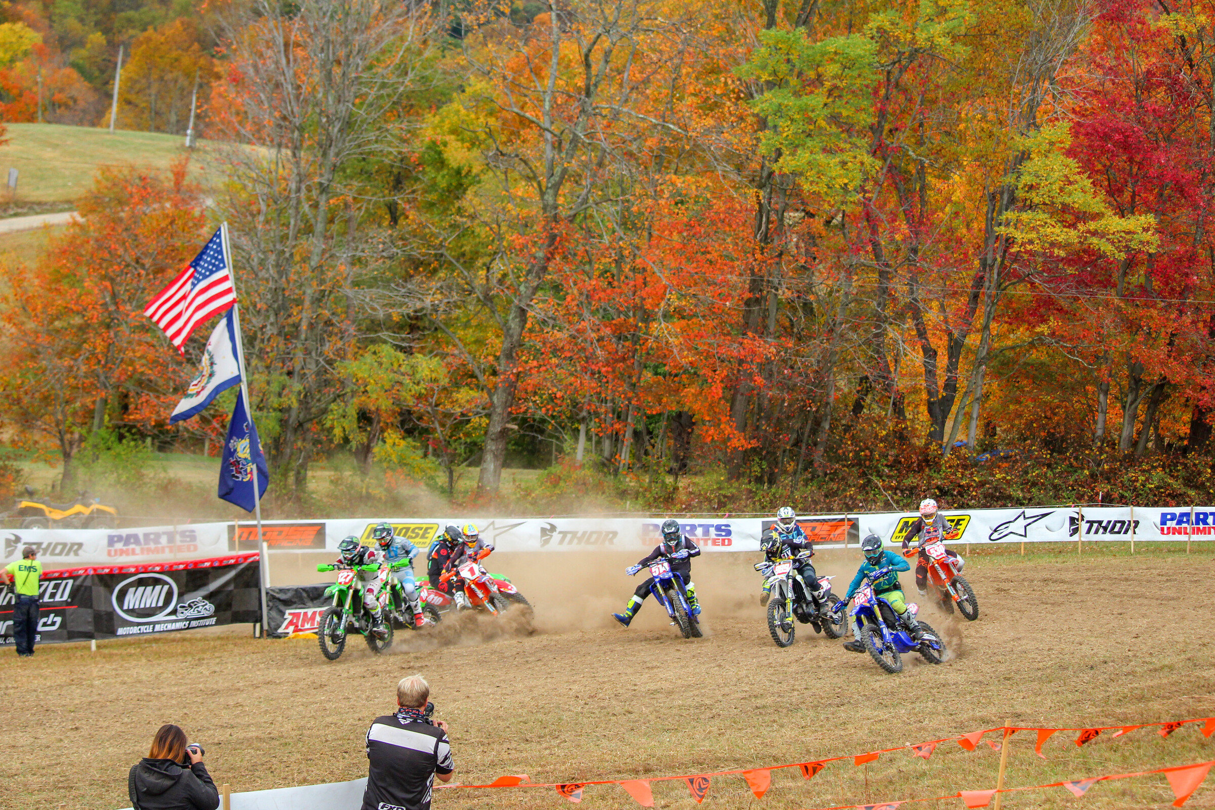 The XC1 Pro class exiting the first turn.
