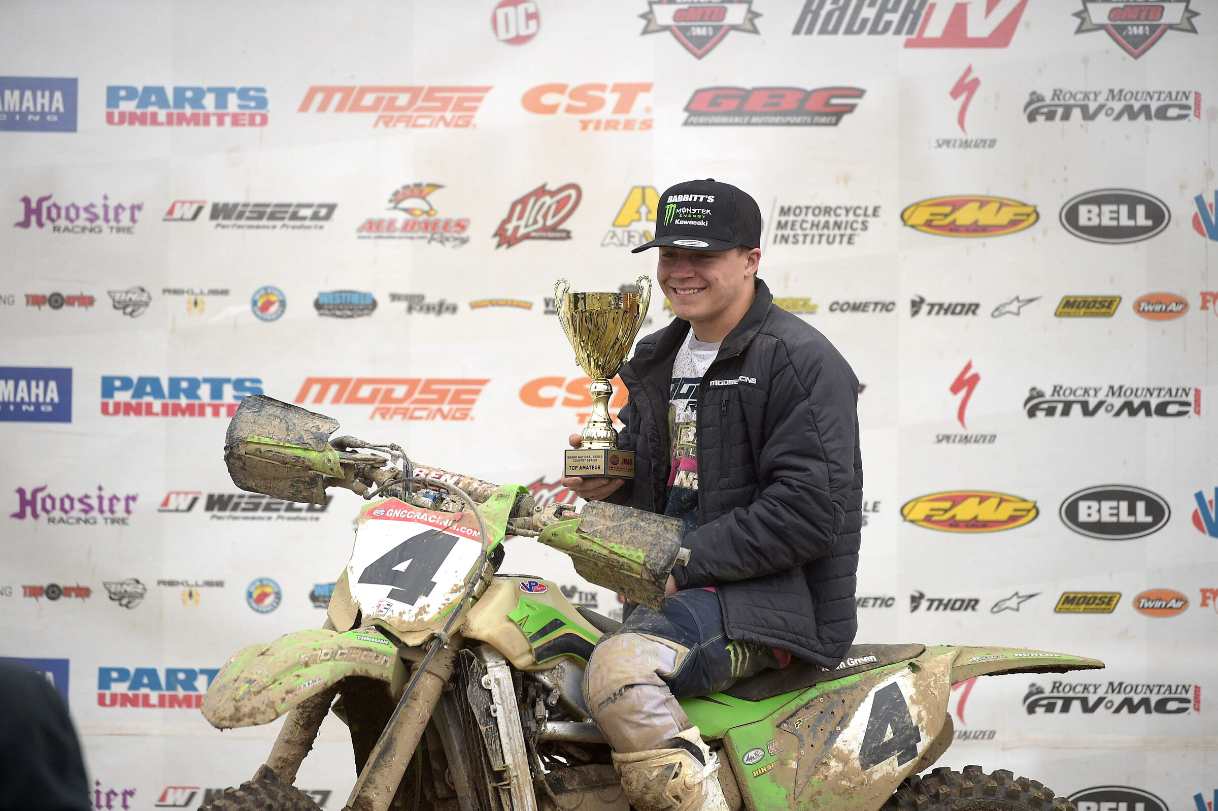 Joseph Cunningham earned the top amateur honors.