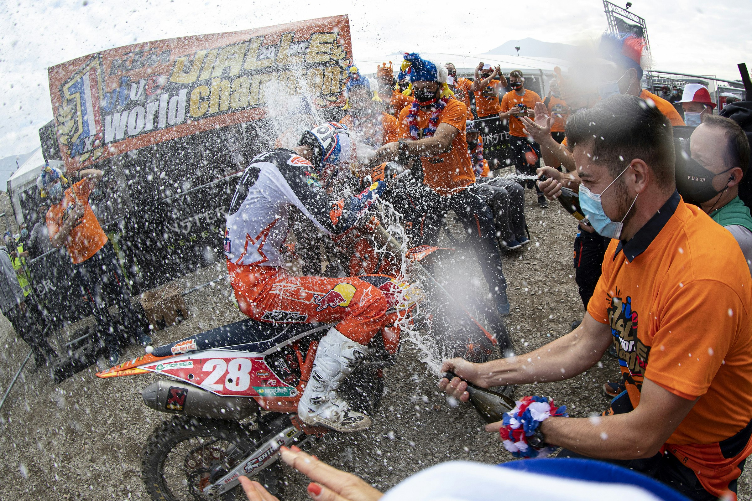 Tim Gajser, Tom Vialle Claim Respective Titles at MXGP of Pietramurata