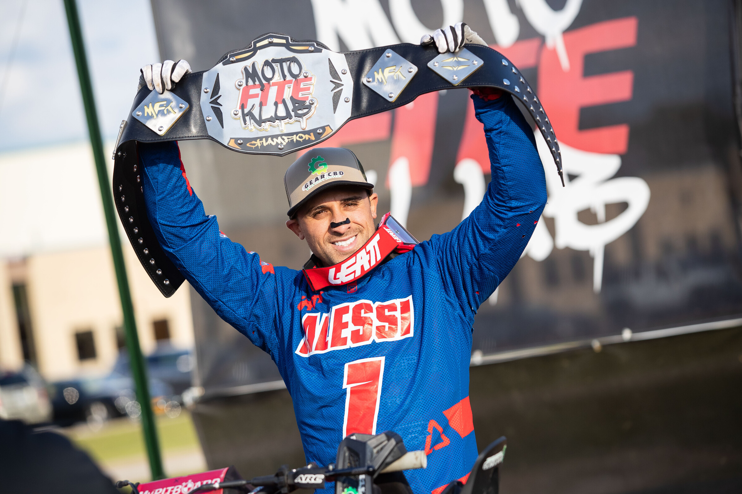 Mike Alessi took the Moto Fite Klub win (and belt).