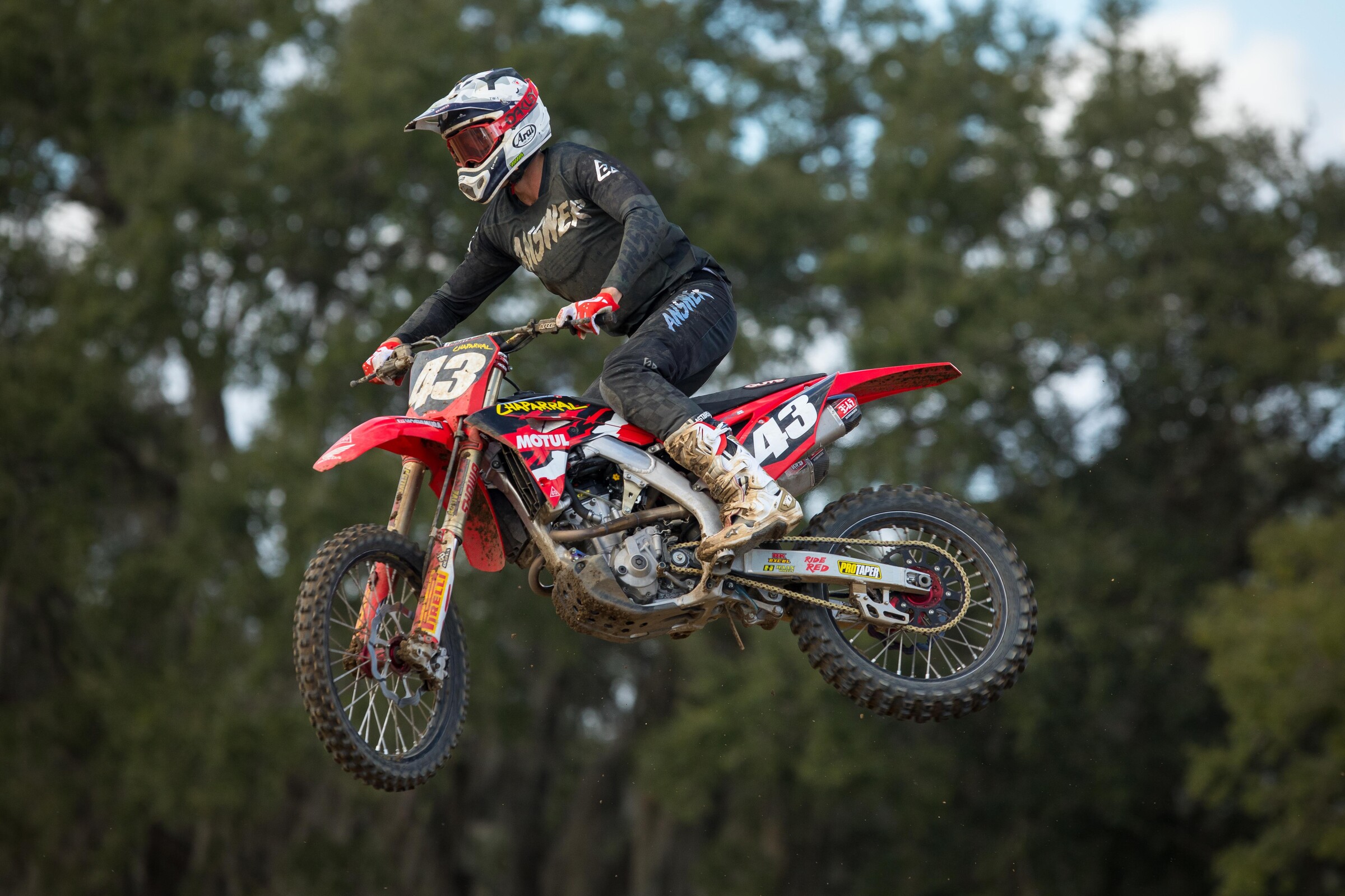 Park on his Chaparral Honda Racing CRF250R during supercross at the 2020 Mini O's.