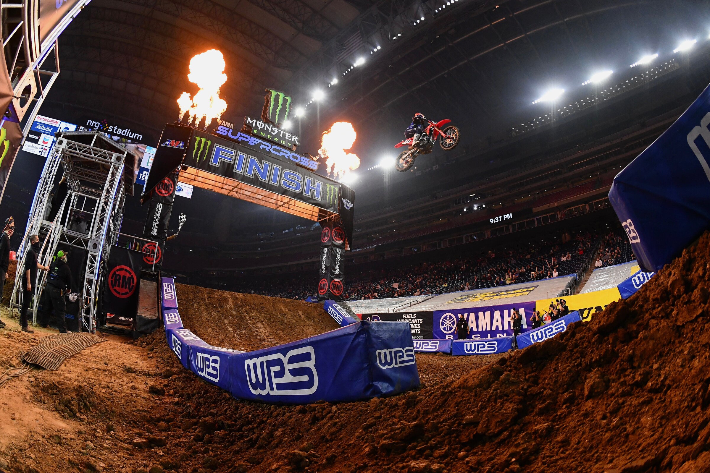 Jett Lawrence letting the big dog eat!