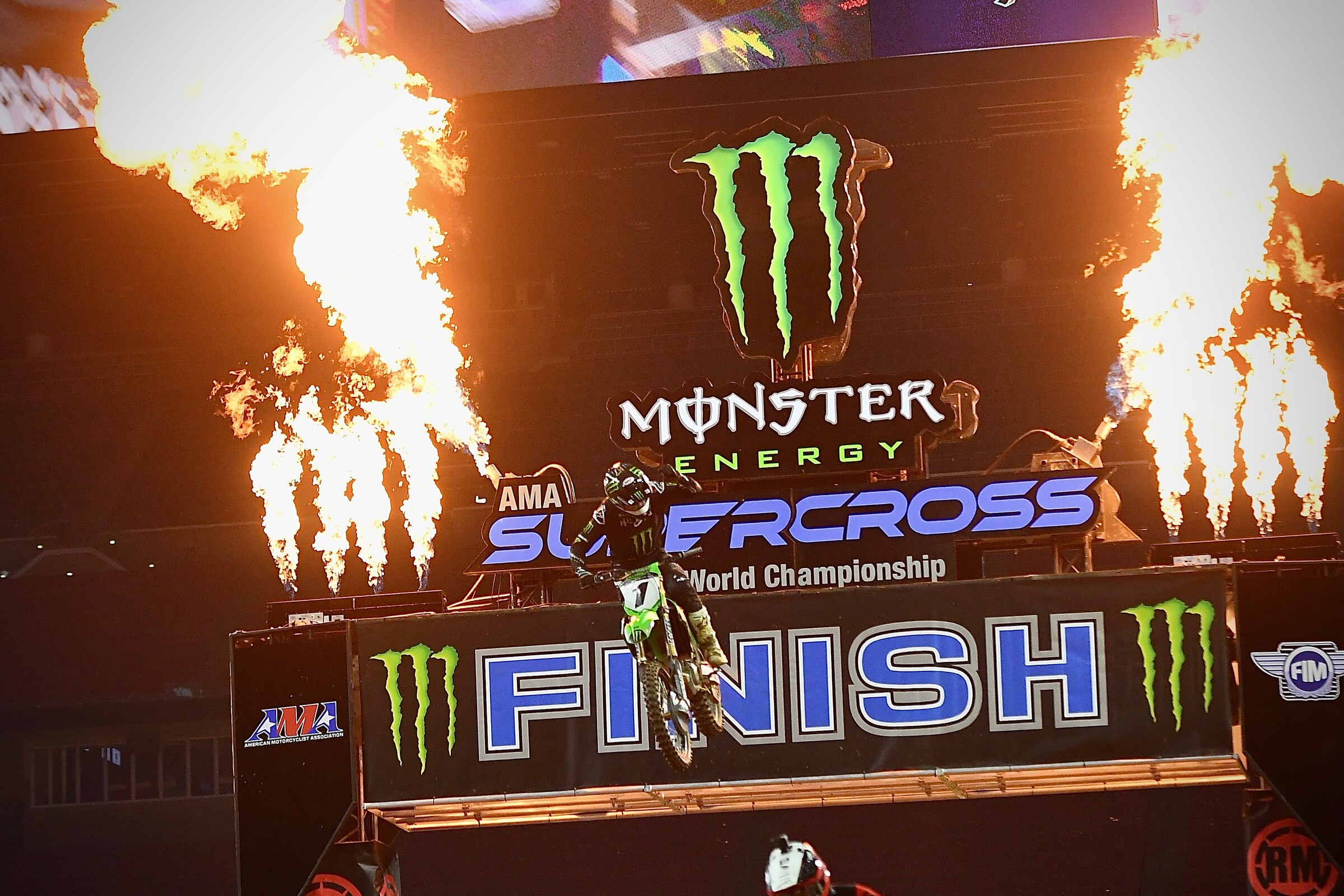 Eli Tomac takes his first win of the 2021 season.