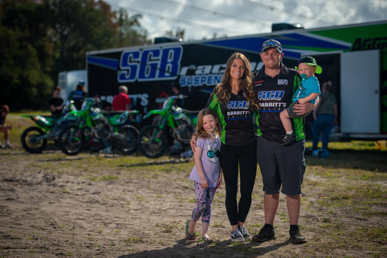 Feature: Moto Outliers