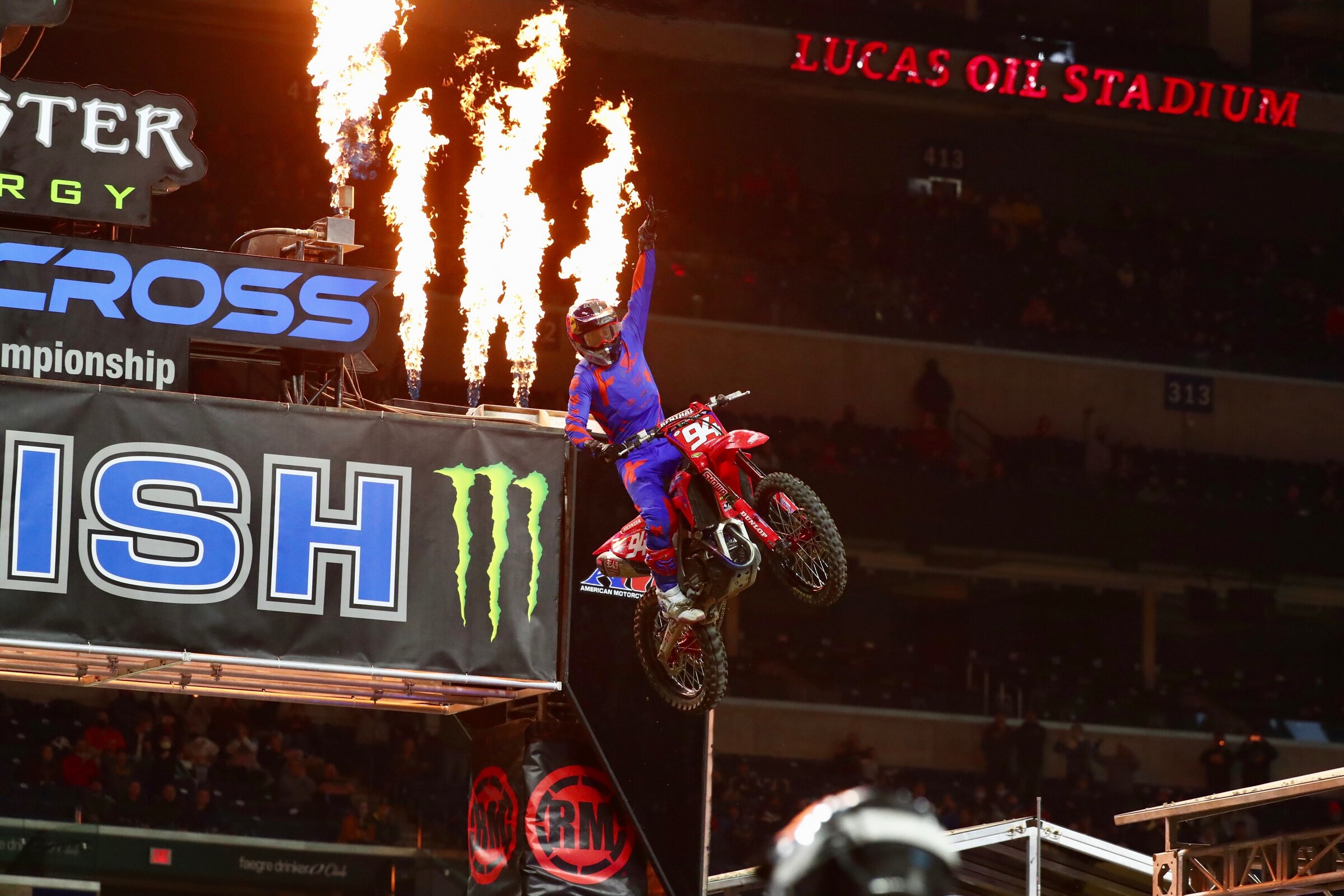 Roczen sweeps Indy.