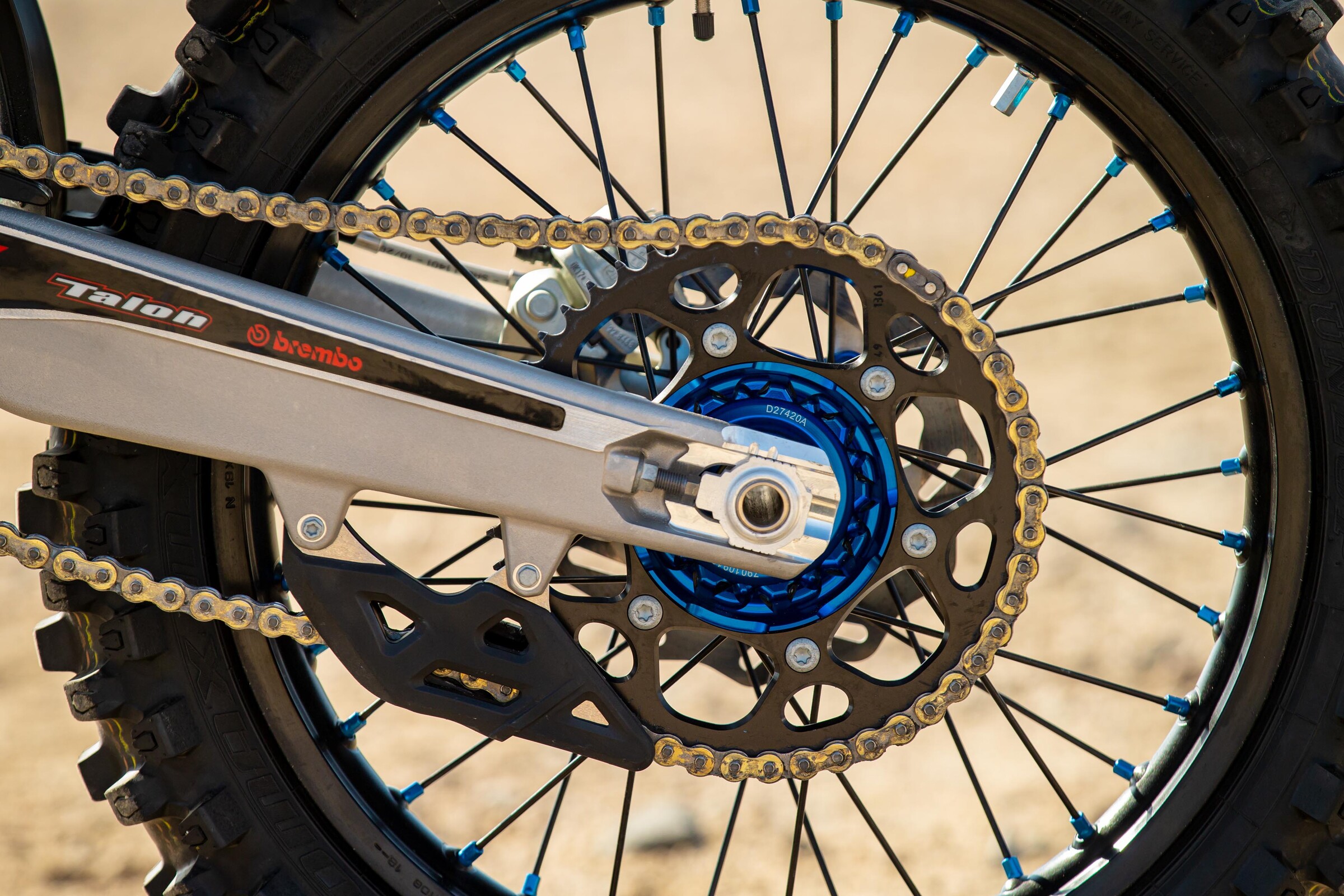 21_FE_HUSKY_OWENSCE8U5756