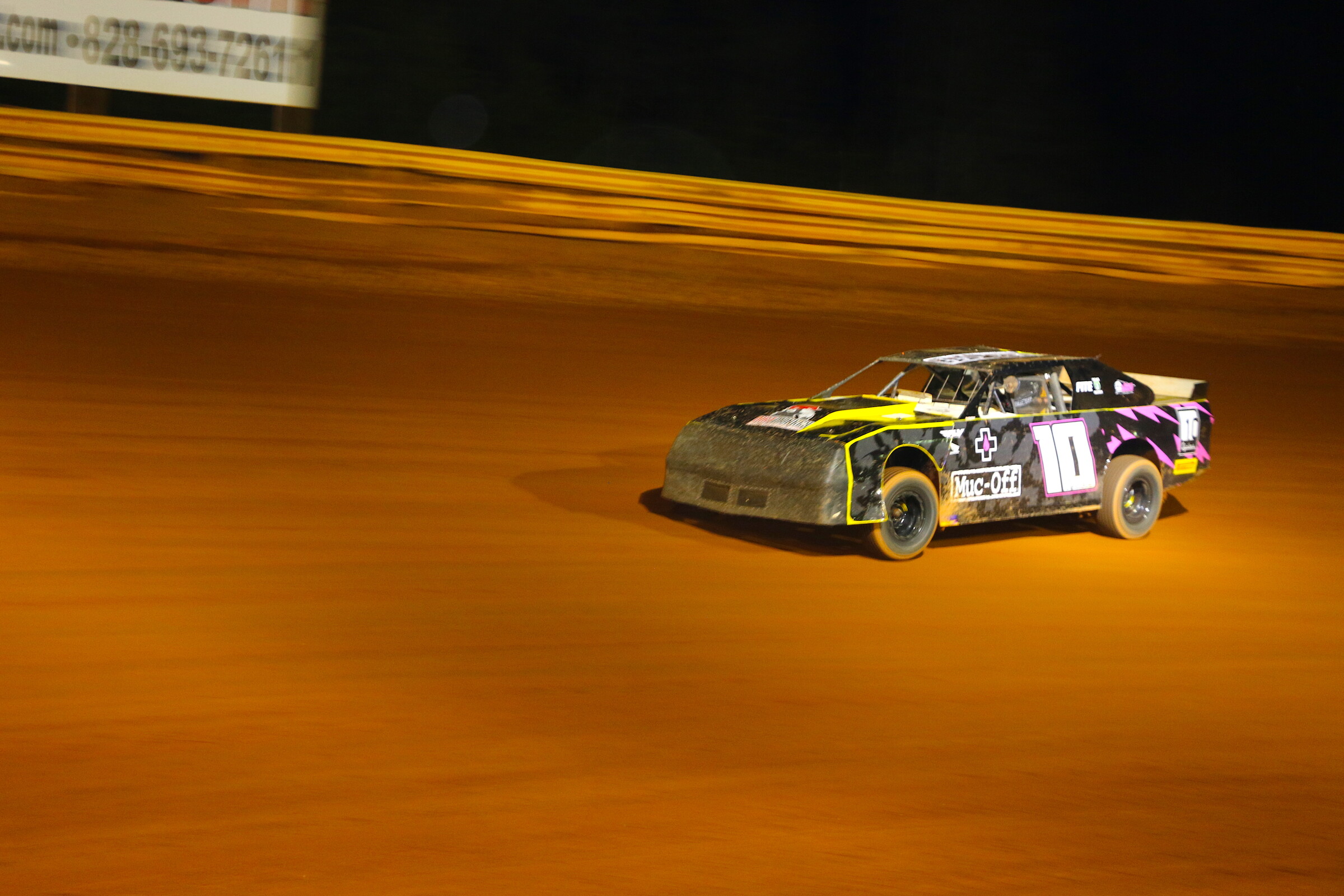 Brayton running his sponsor colors on his car.