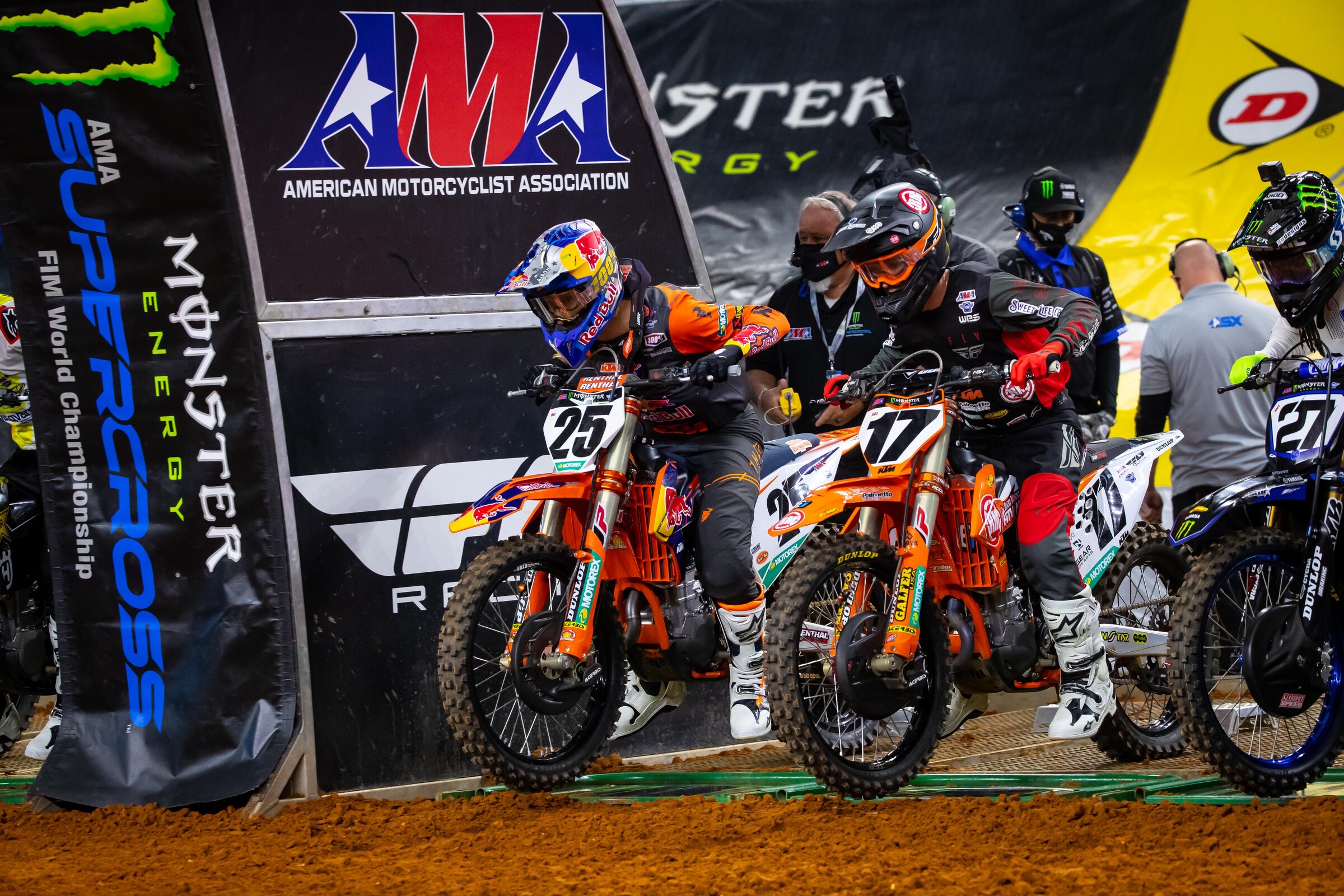 If Musquin gets out of the gate well tonight he could be trouble for the rest of the field.
