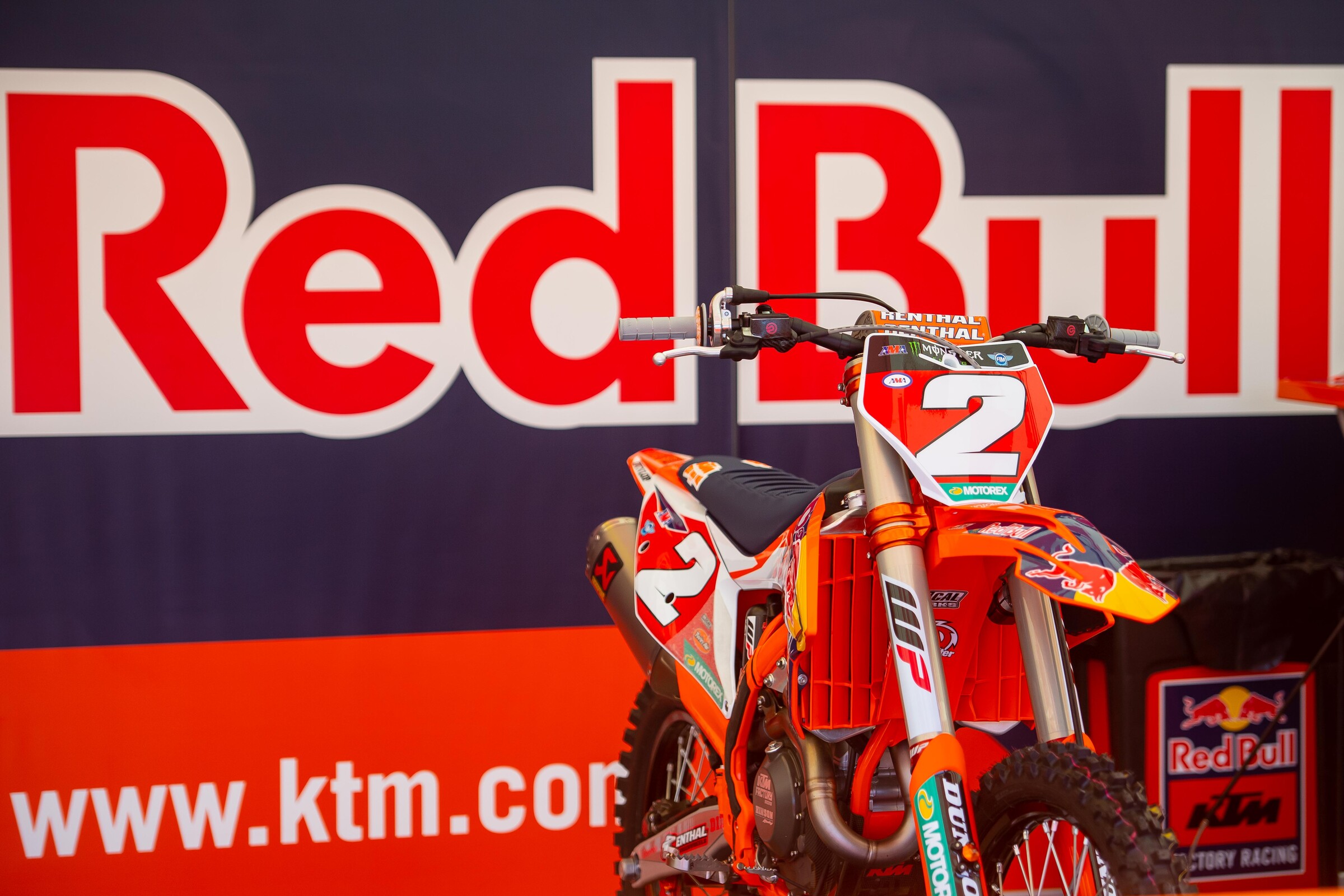 Cooper Webb's KTM 450 SX-F newly equipped with red backgrounds.