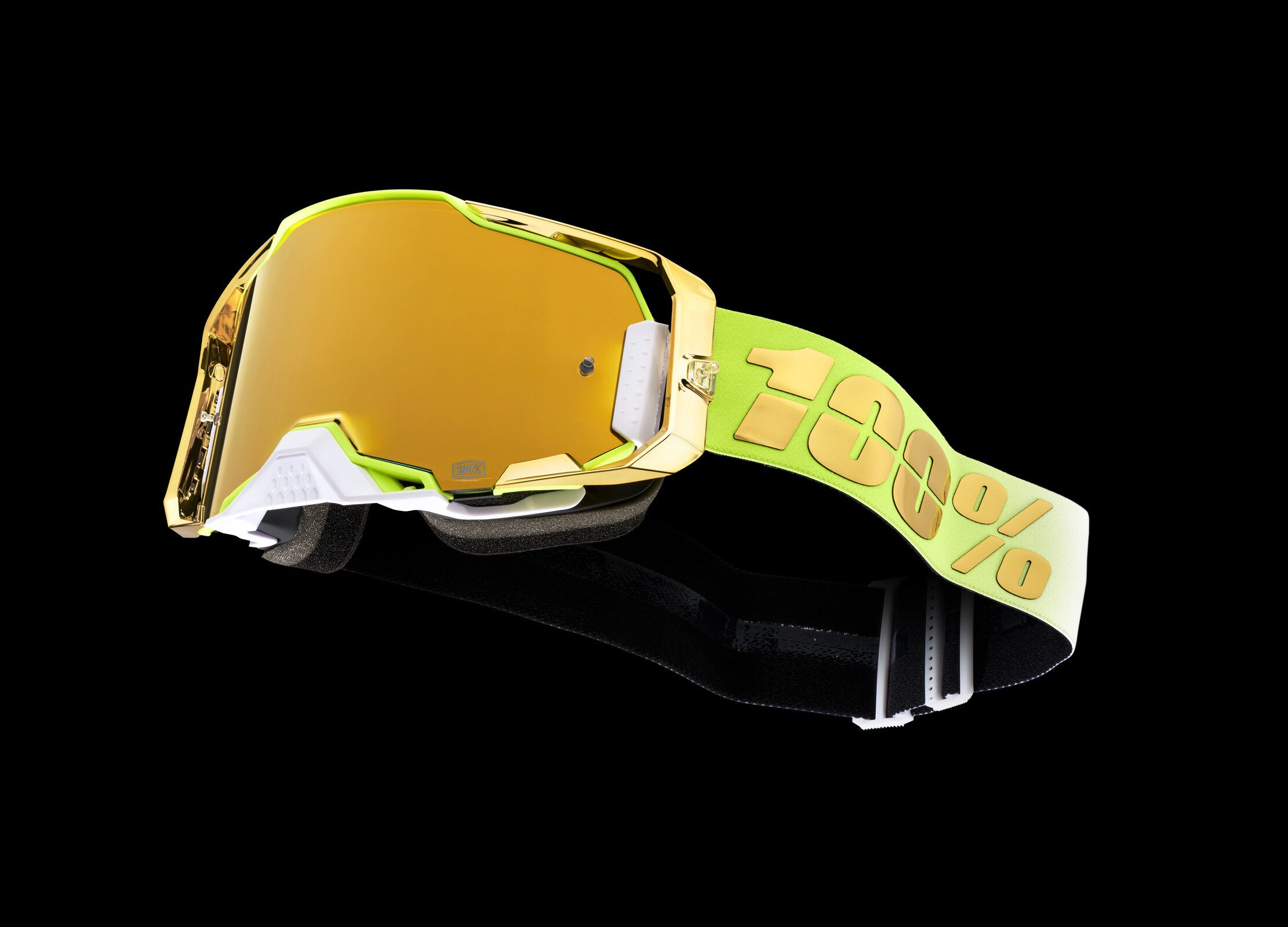 SP21_Armega_50721-253-01_Beauty_Black-BG