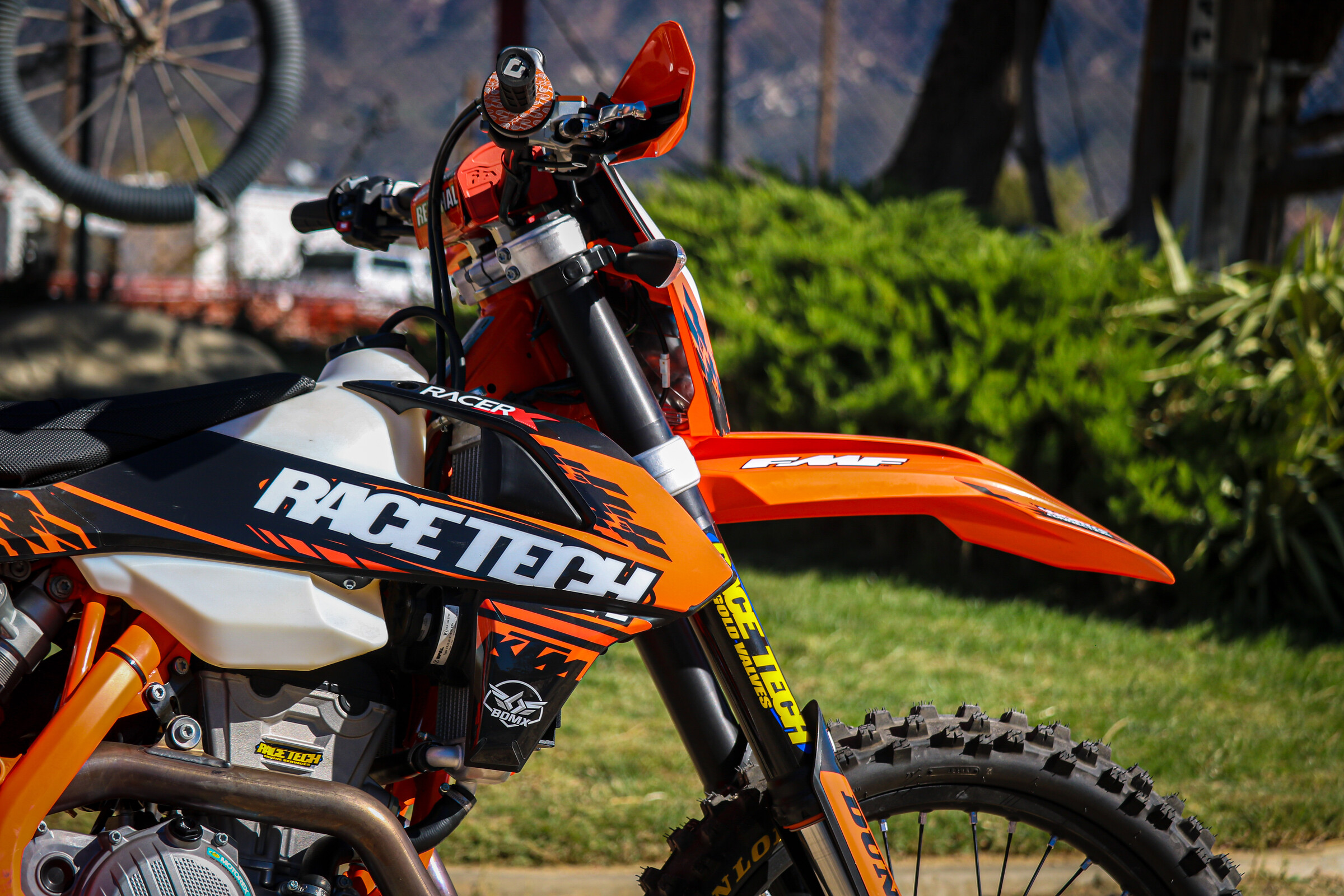 2019 KTM 350 EXC-F Garage Build - Racer X