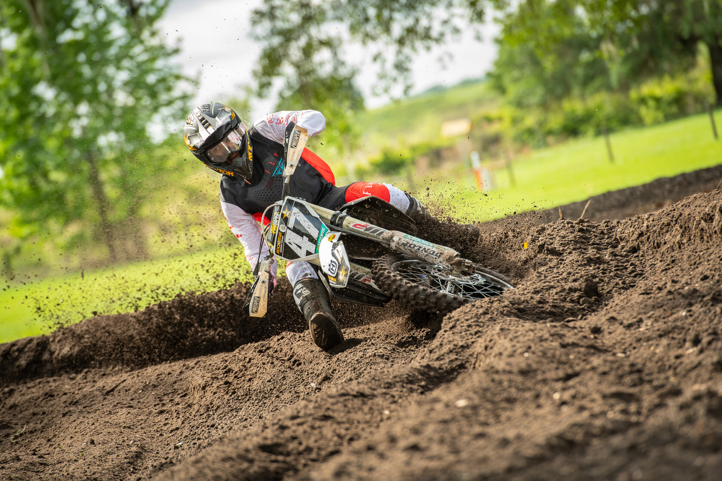 FLY-2021_5-Mesh-RedWhiteBlue-Jalek-Swoll