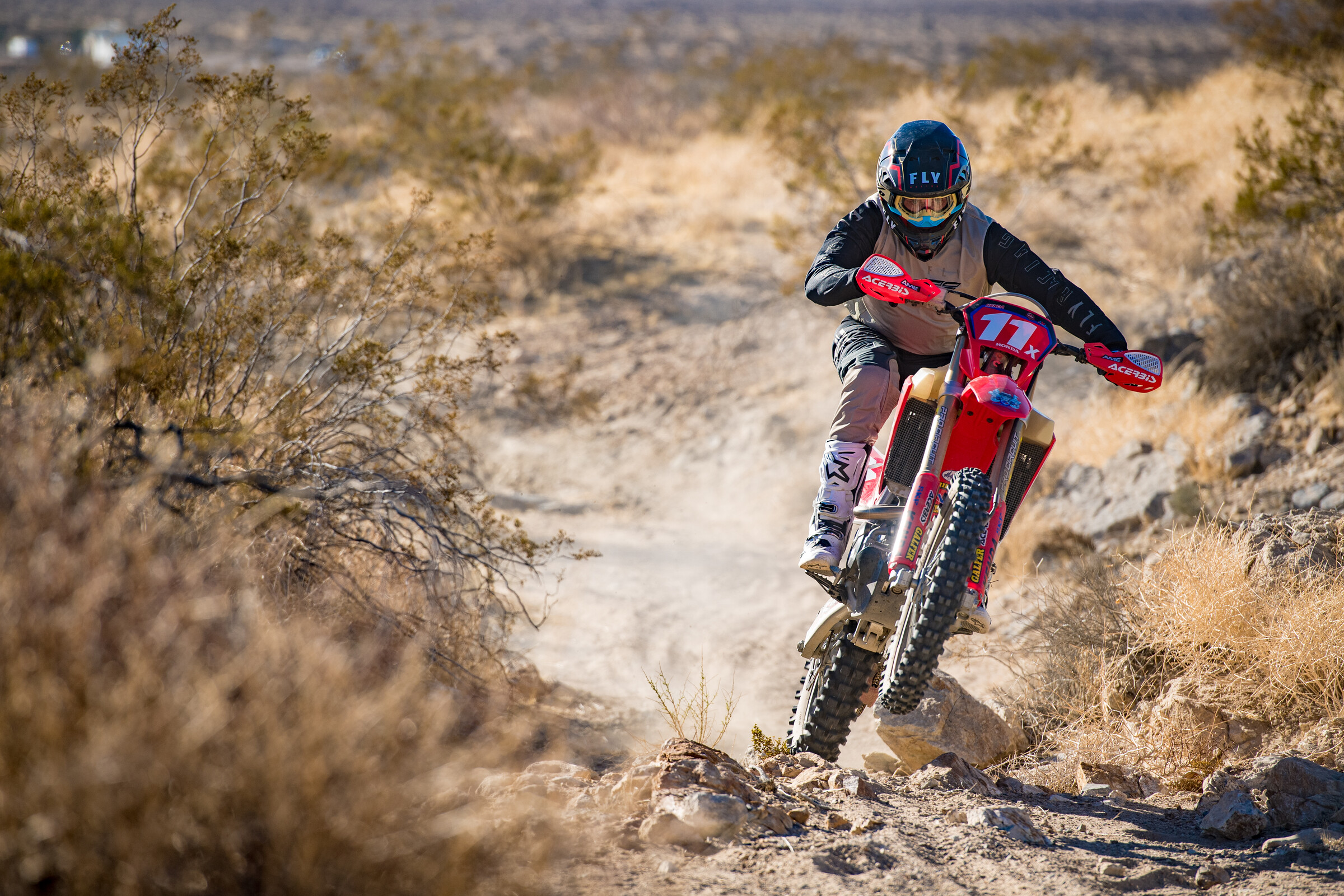 FLY-2021_5-Mesh-Khaki-Johnny-Campbell