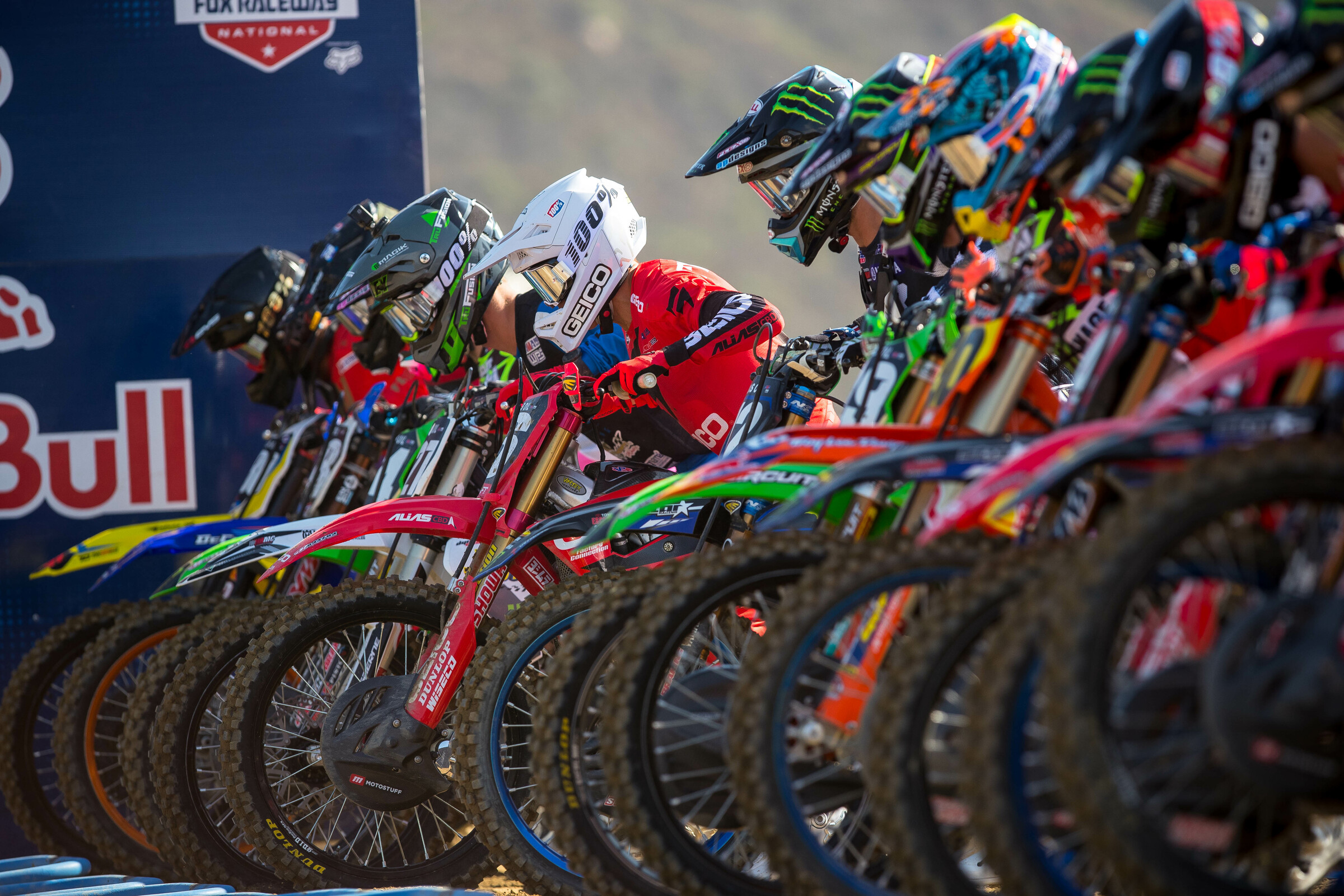 The start of a 250 Class moto at the 2020 Fox Raceway National.