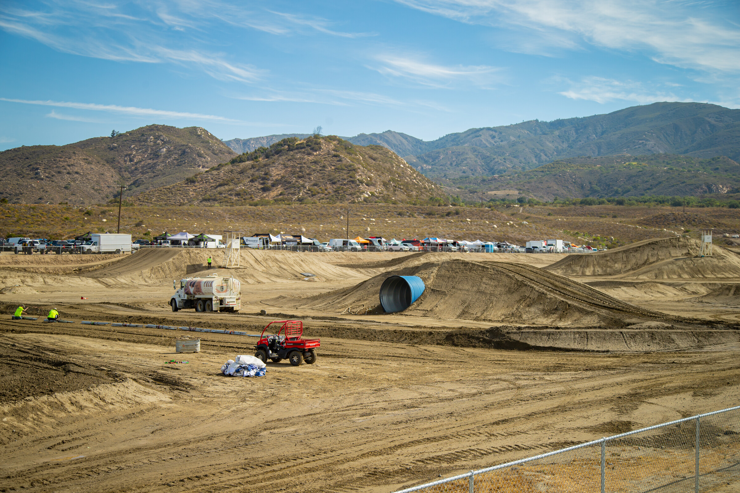 FOX_RACEWAY_PRESS_CE8U5184