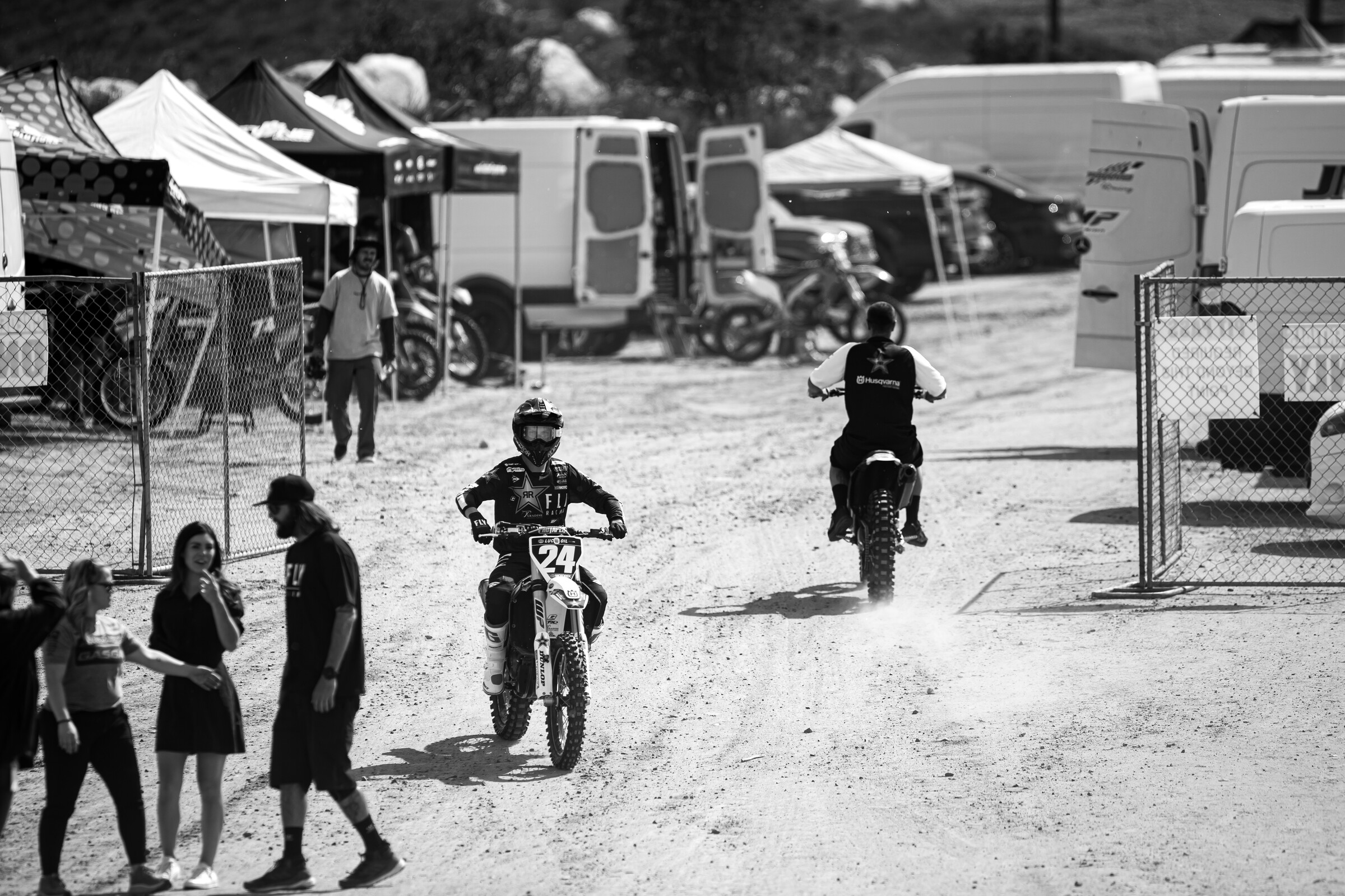 FOX_RACEWAY_PRESS_CE8U5409