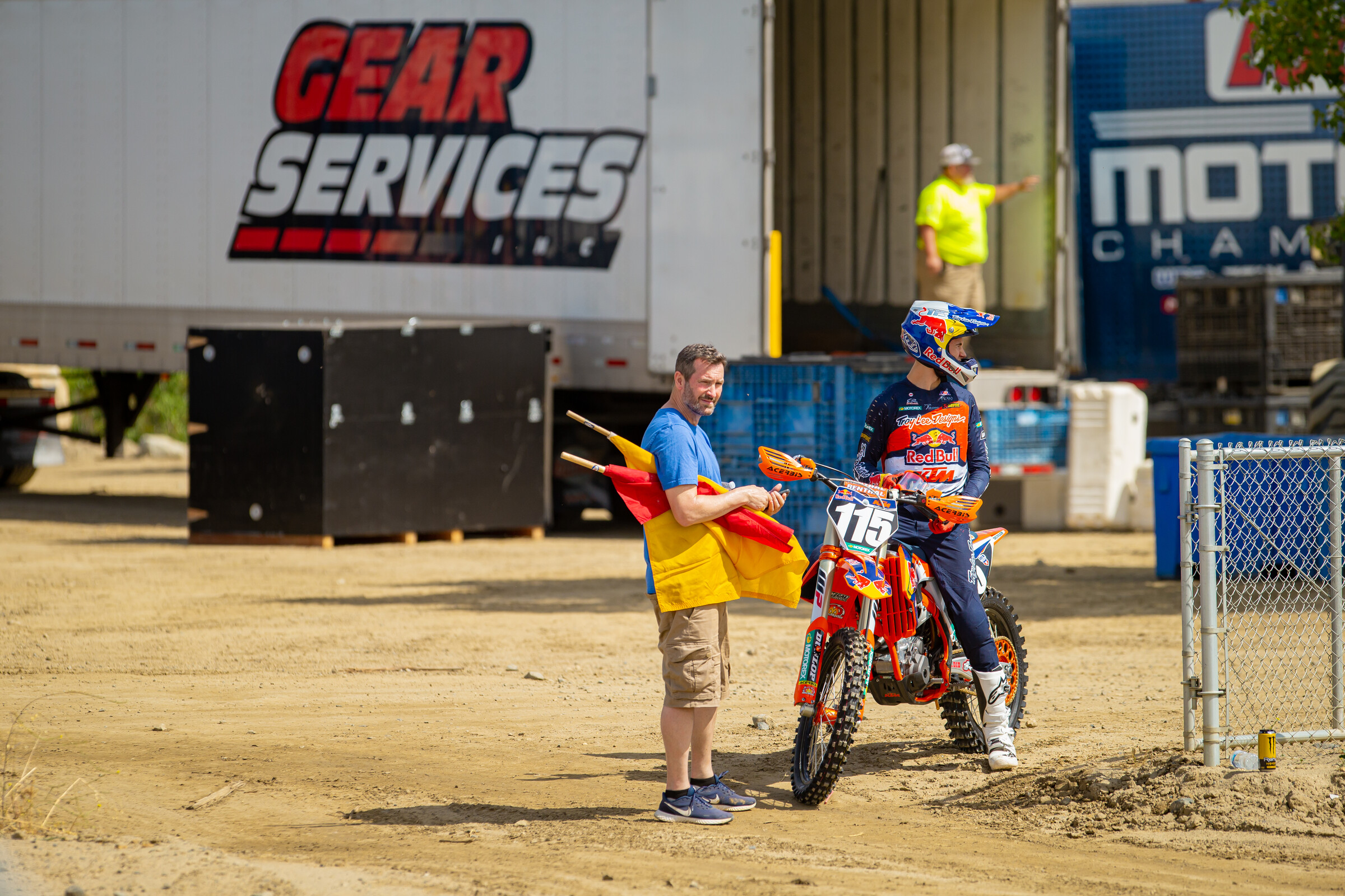 FOX_RACEWAY_PRESS_CE8U5363