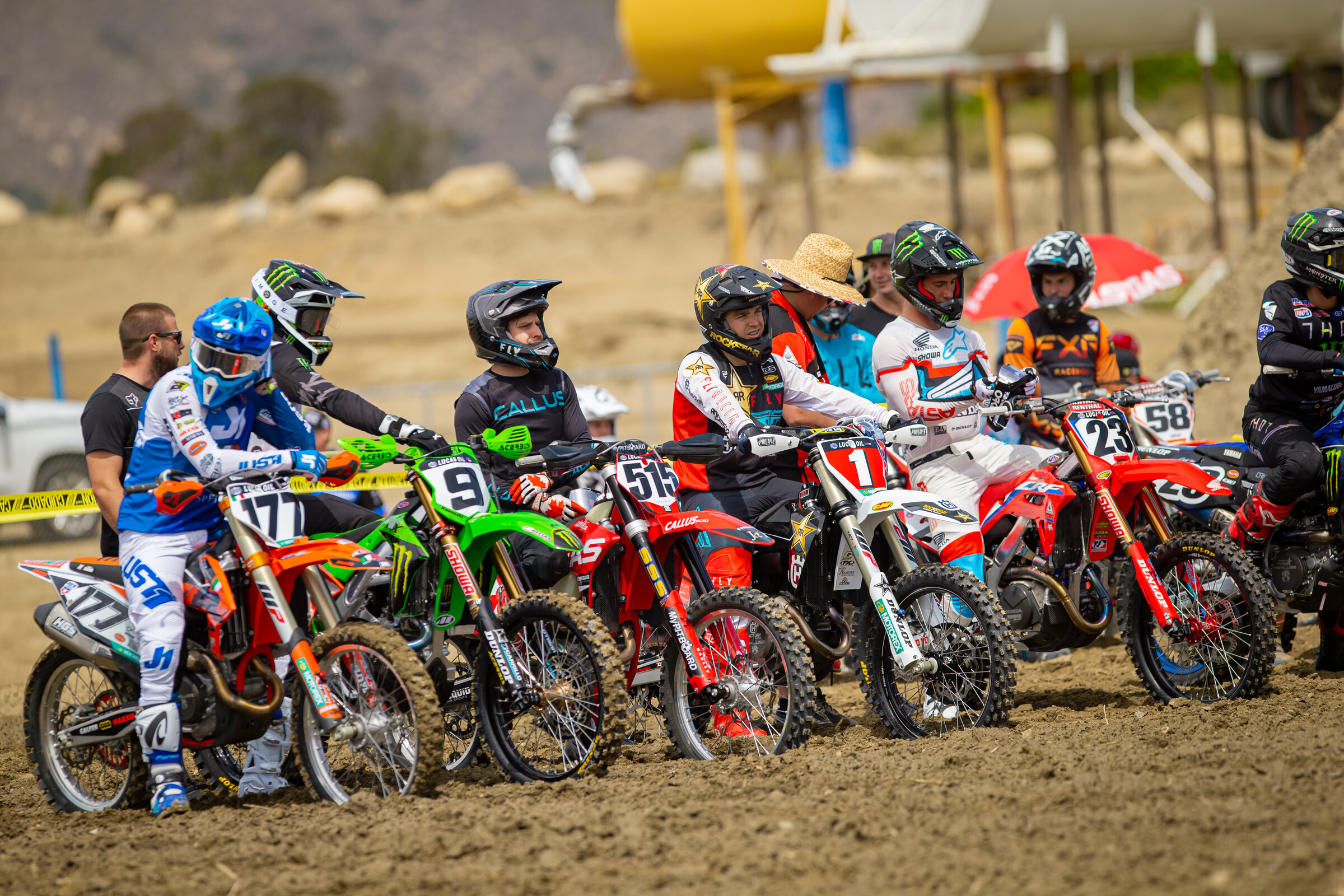 FOX_RACEWAY_PRESS_CE8U6909