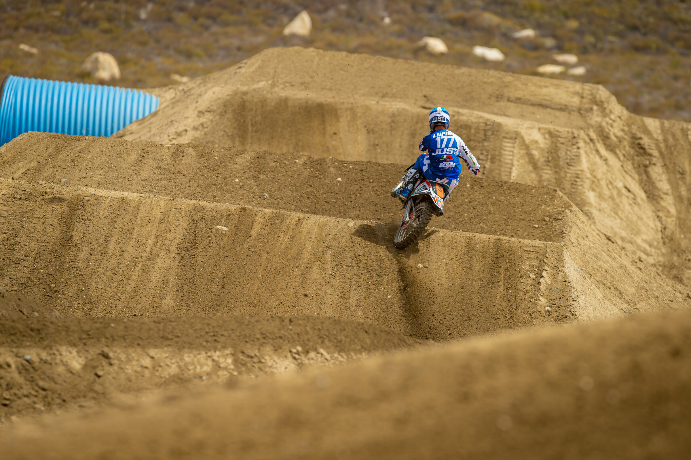 FOX_RACEWAY_PRESS_CE8U7479