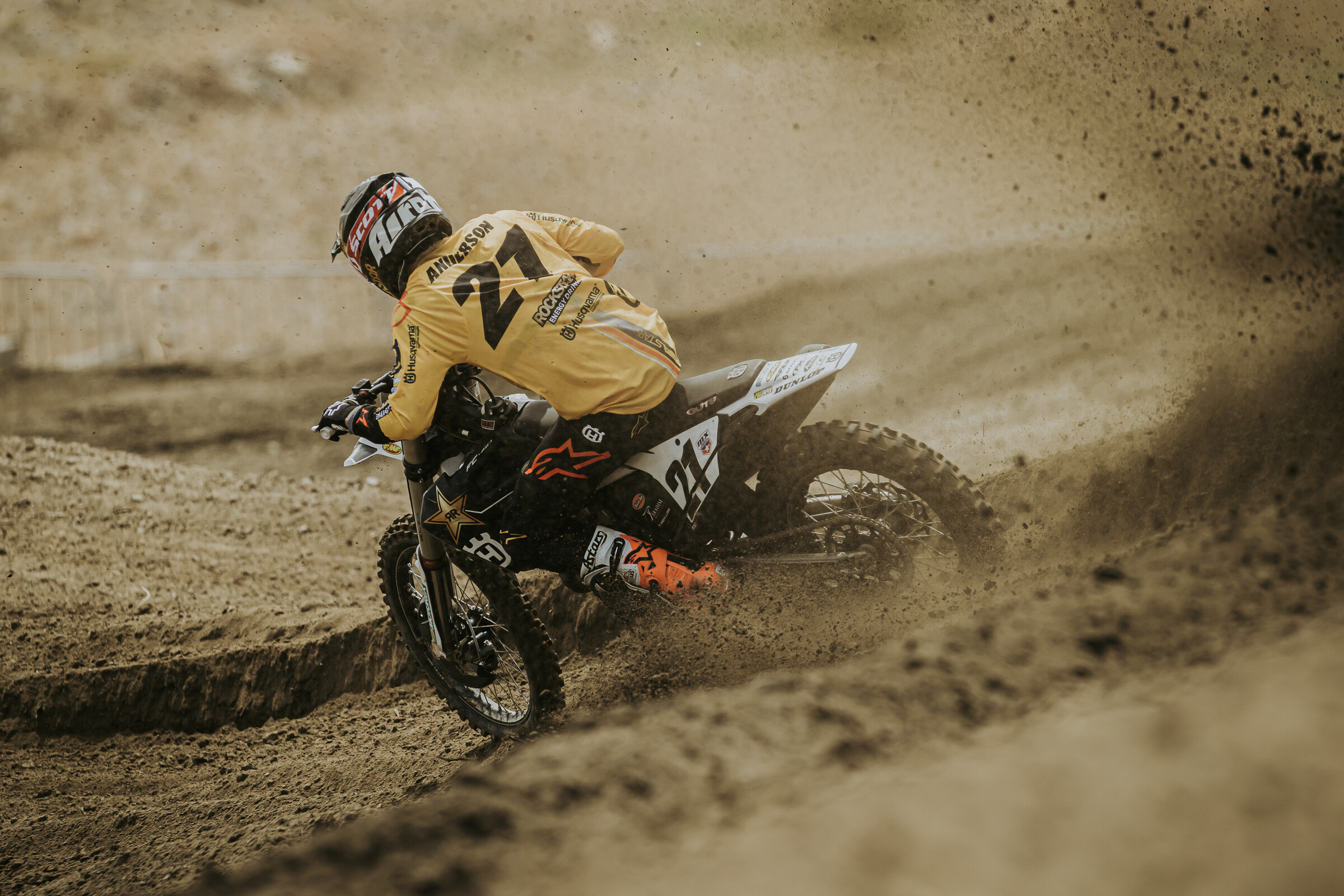 FOX_RACEWAY_PRESS_CE8U8199