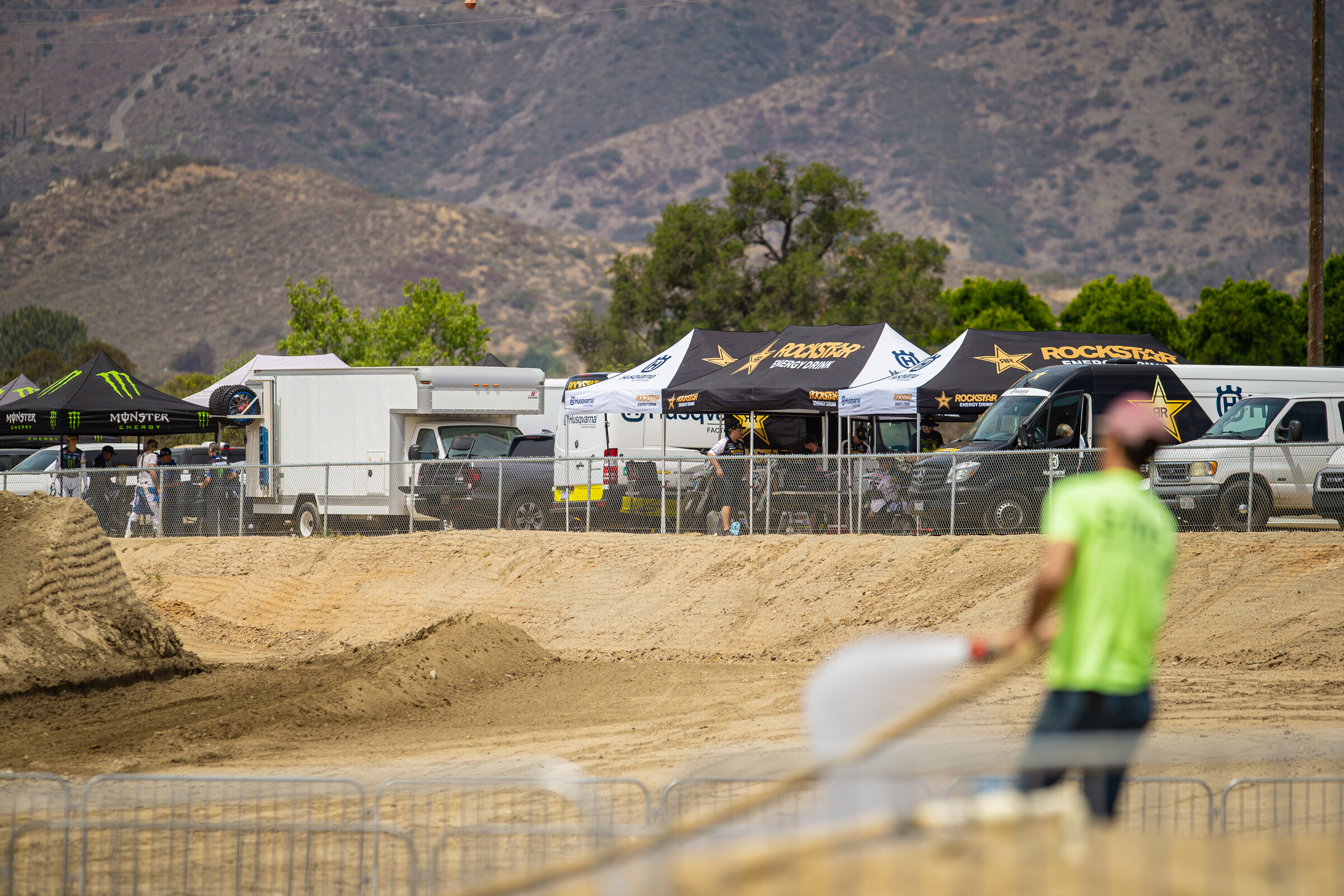 FOX_RACEWAY_PRESS_CE8U8266