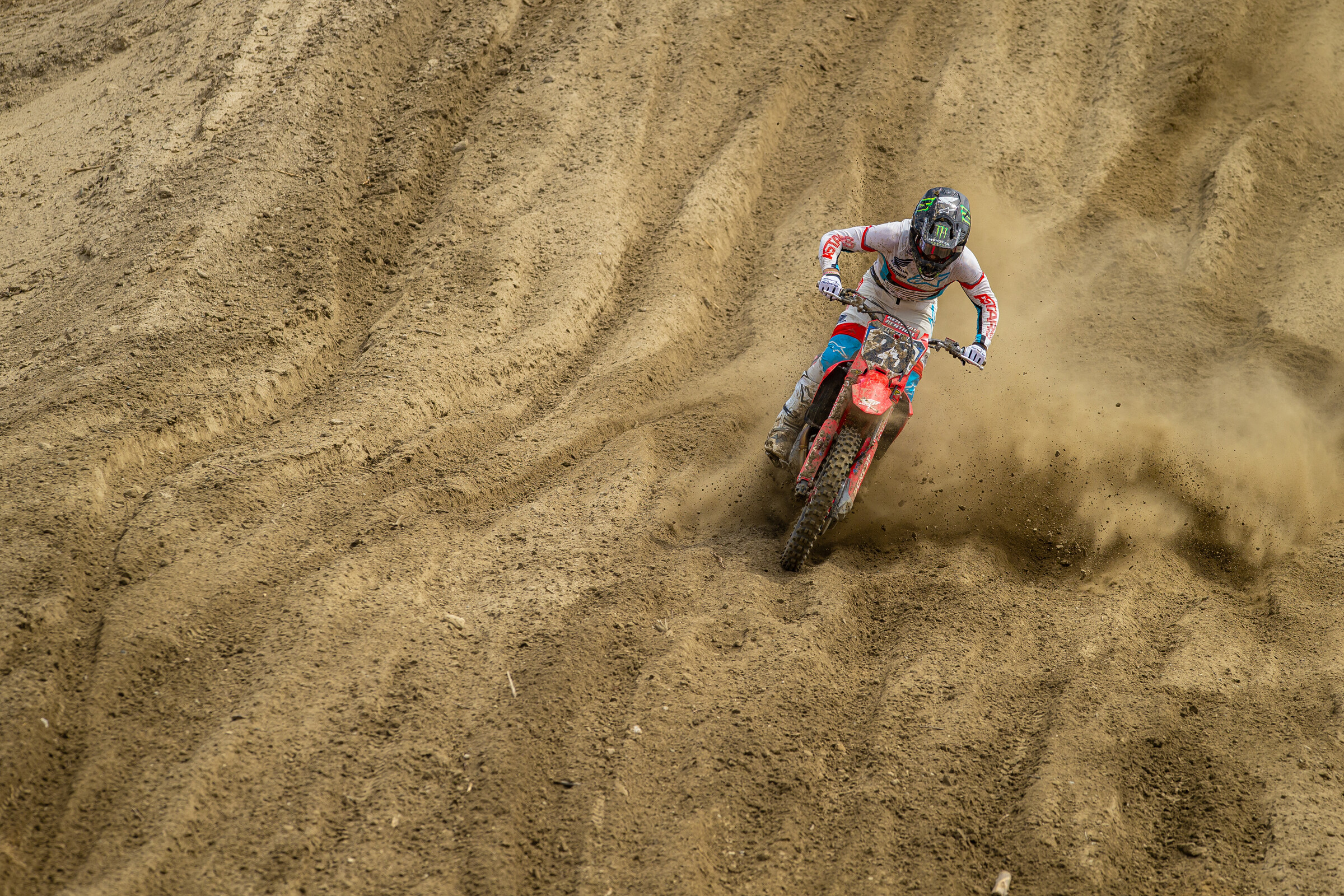 FOX_RACEWAY_PRESS_CE8U8151