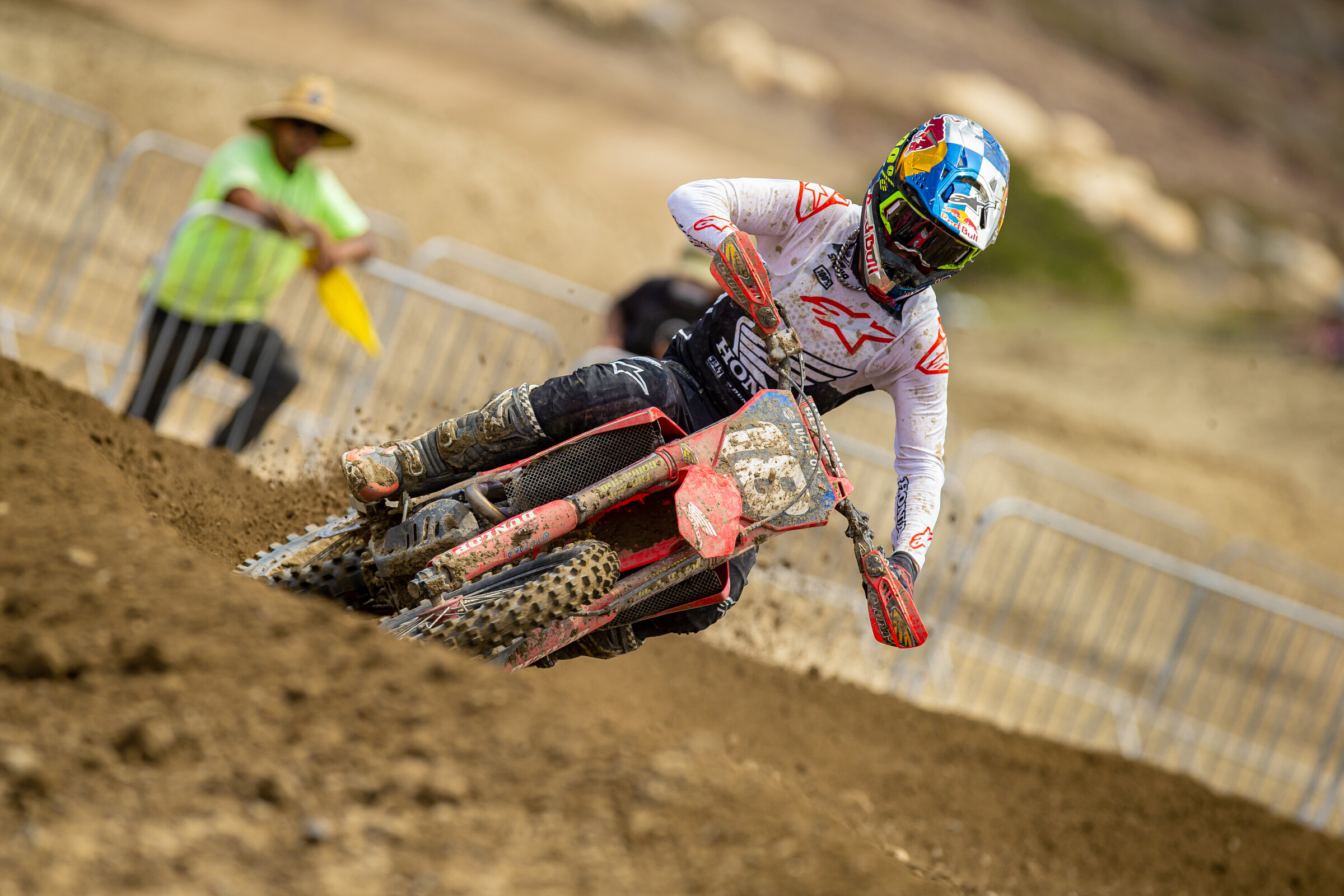 FOX_RACEWAY_PRESS_CE8U8380