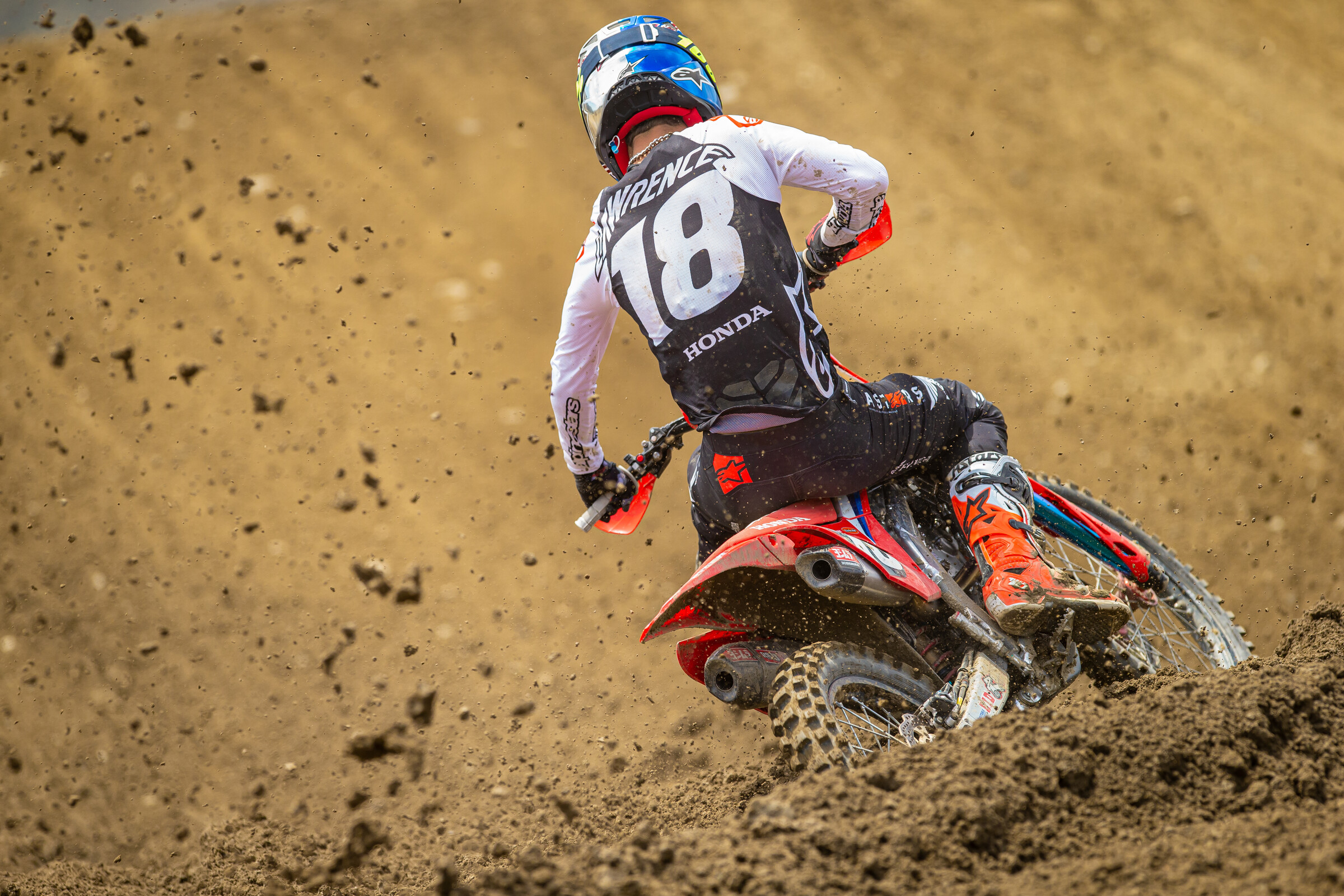 FOX_RACEWAY_PRESS_CE8U8525