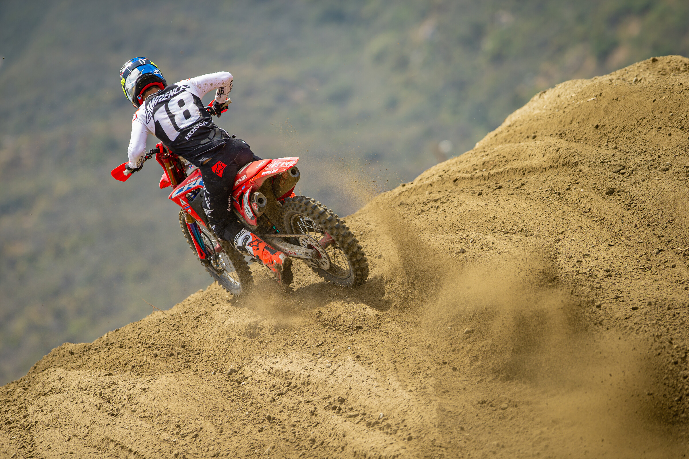 FOX_RACEWAY_PRESS_CE8U8804