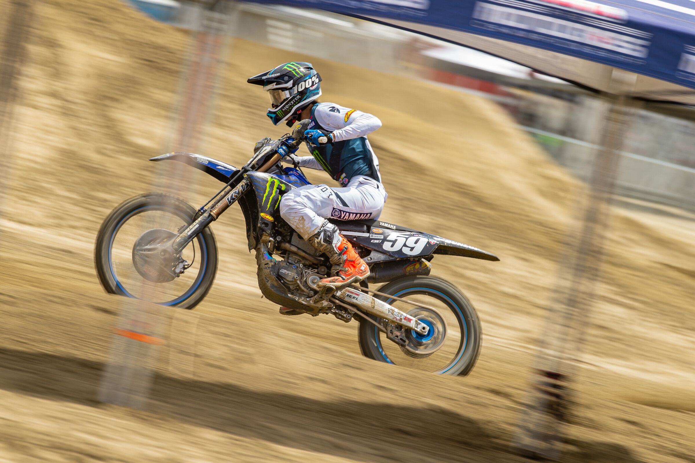 FOX_RACEWAY_PRESS_CE8U8888