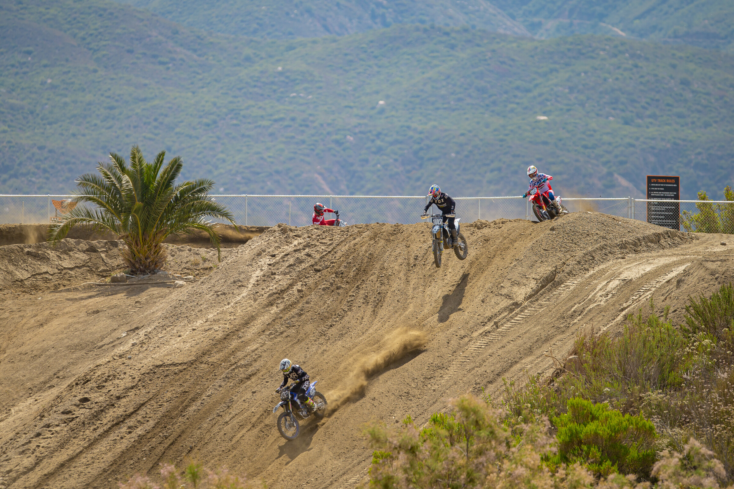 FOX_RACEWAY_PRESS_CE8U6463