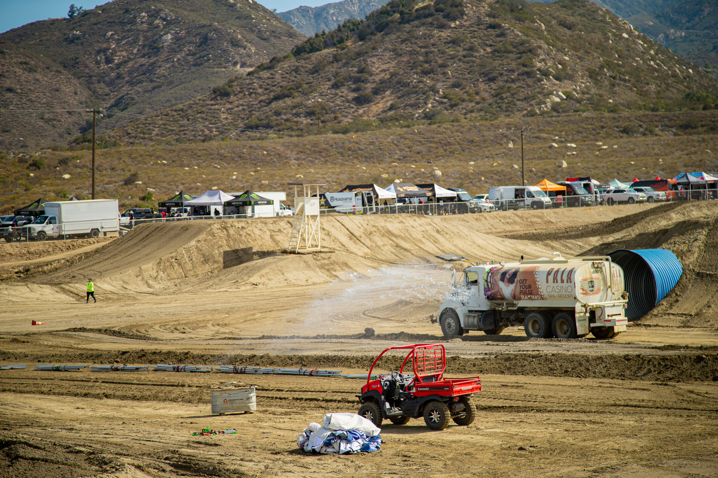 FOX_RACEWAY_PRESS_CE8U5202