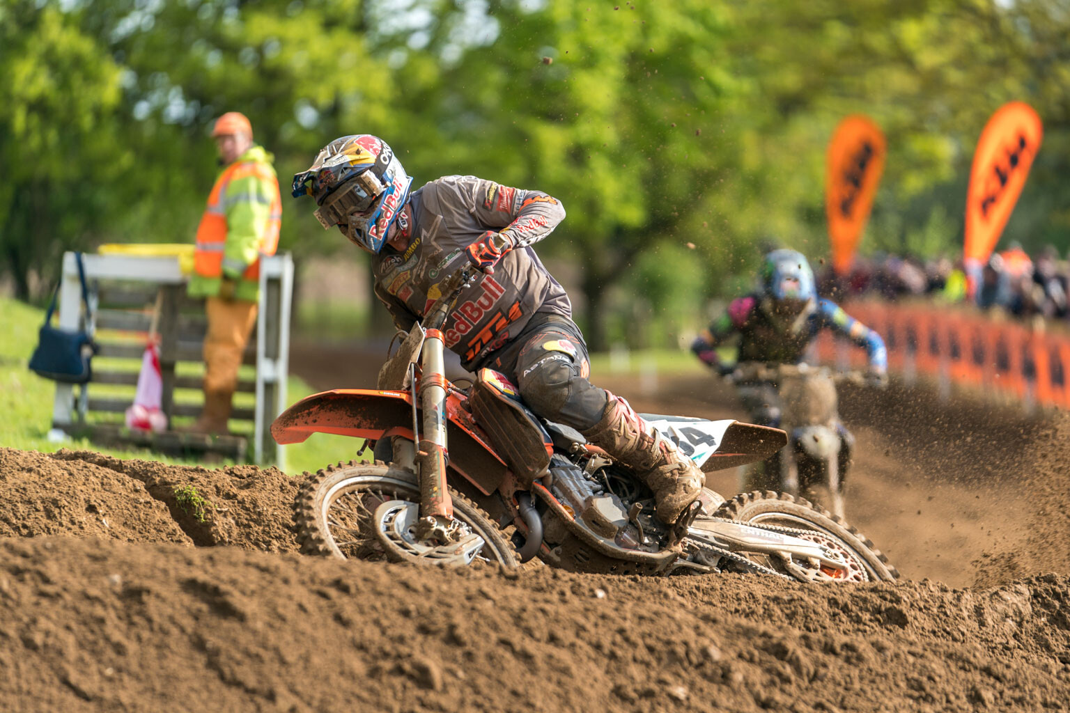 Jeffrey Herlings leads Ben Watson