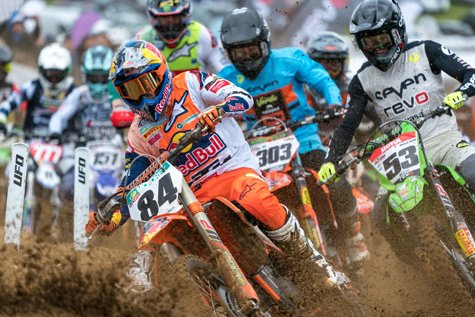 Jeffrey Herlings leads Dylan Walsh