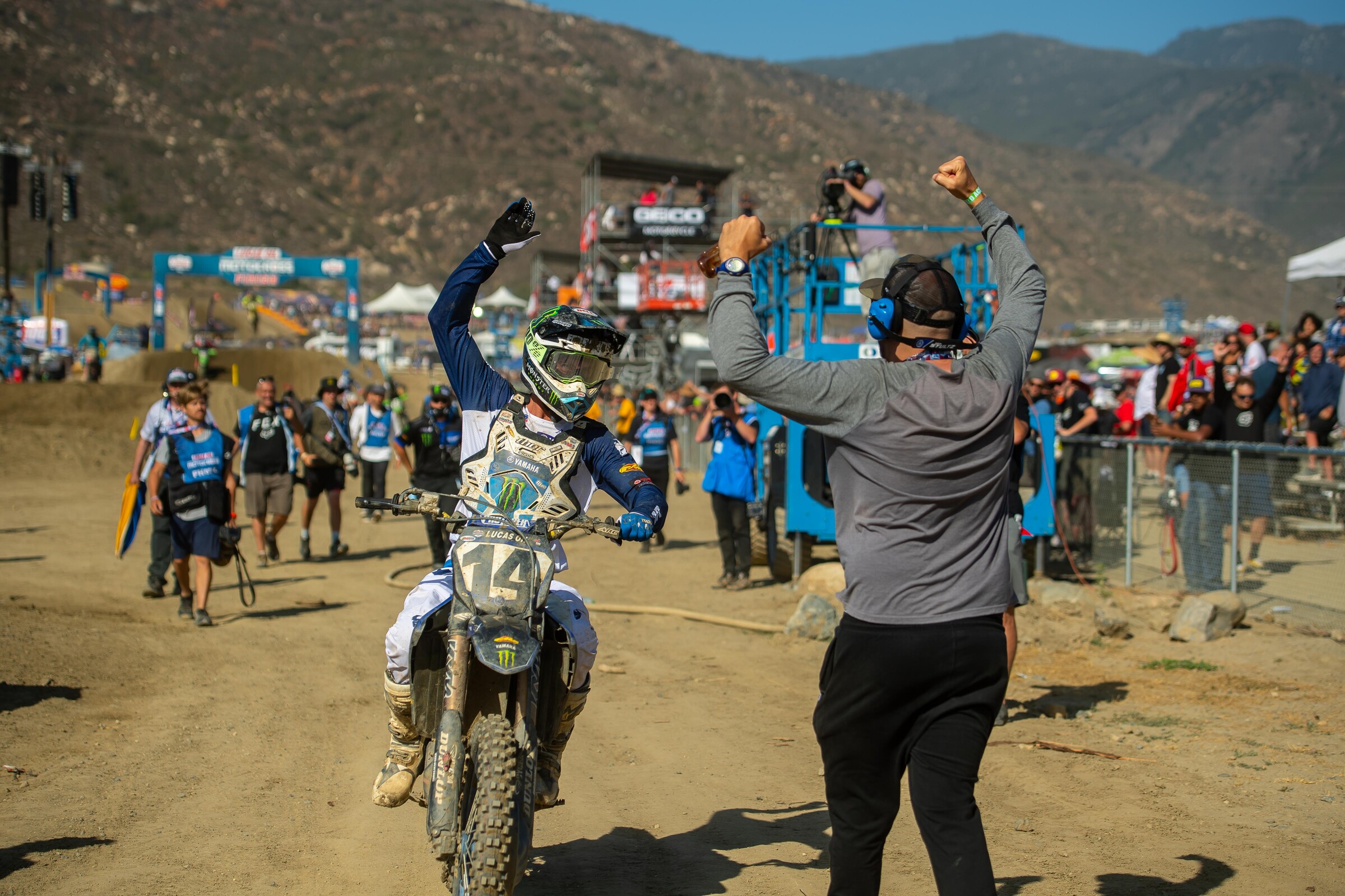Ferrandis greeted by trainer David Vullemin.