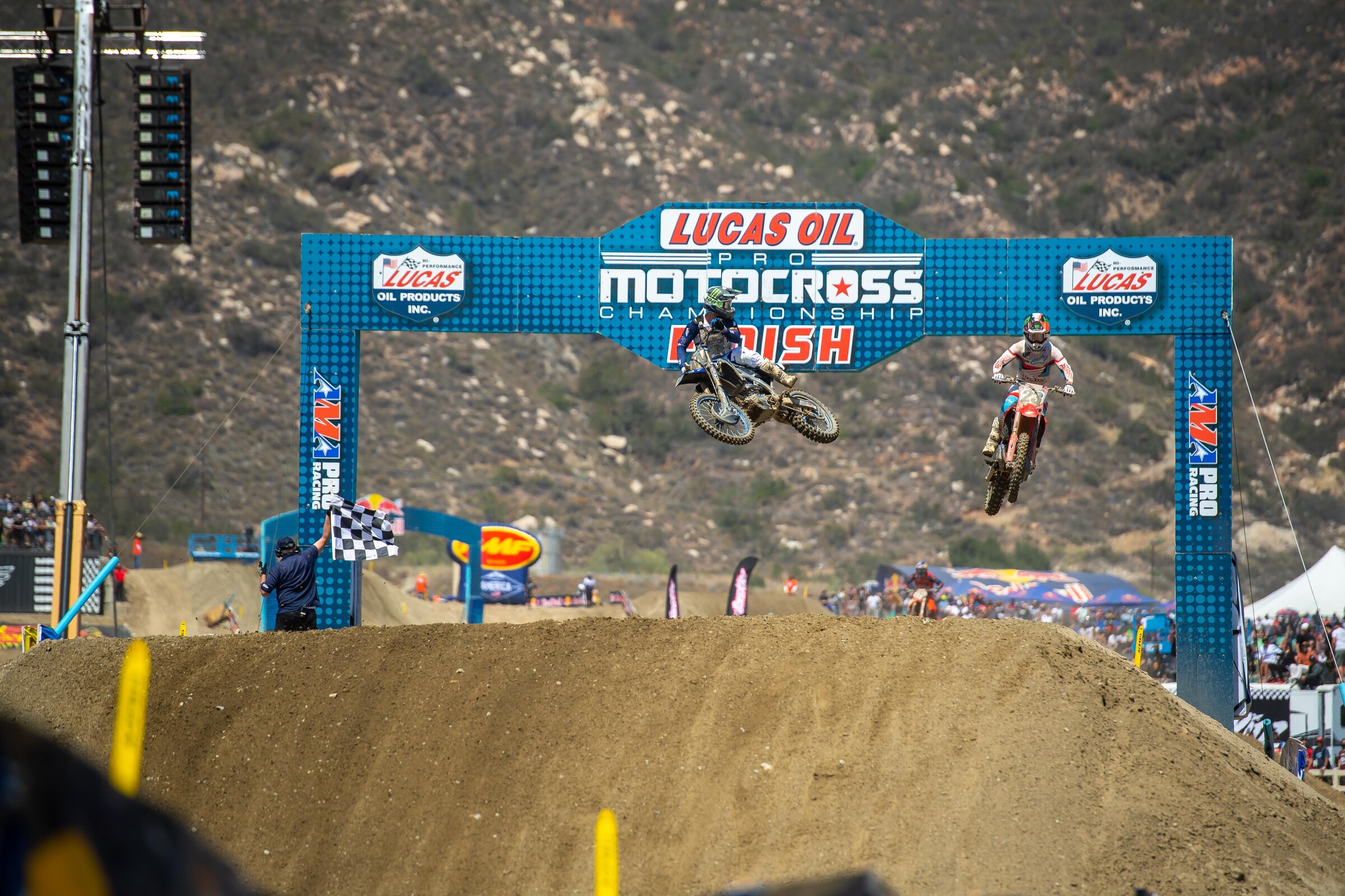 The photo finish between Ferrandis and Sexton.